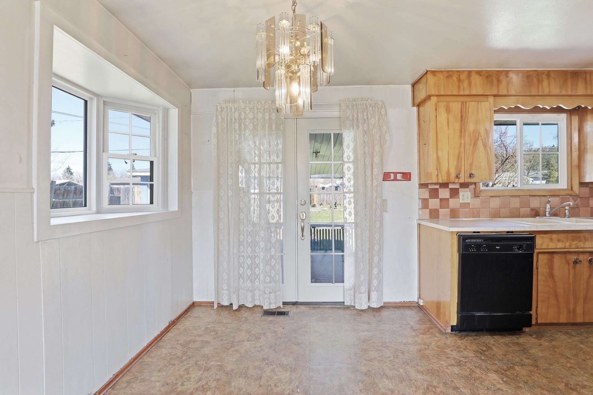 4111 E Grace Ave - Photo 6