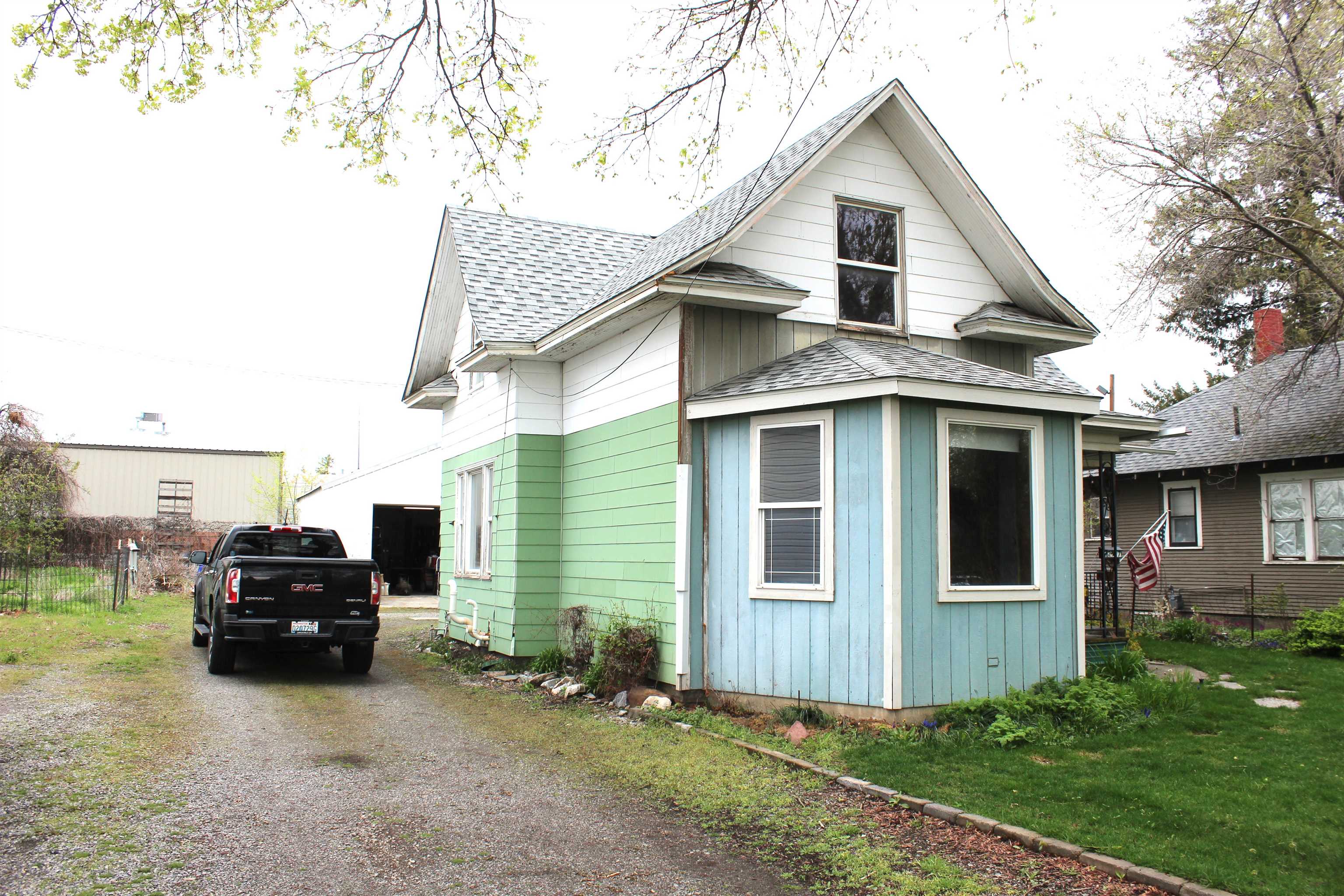 2917 E Bridgeport Ave - Photo 4