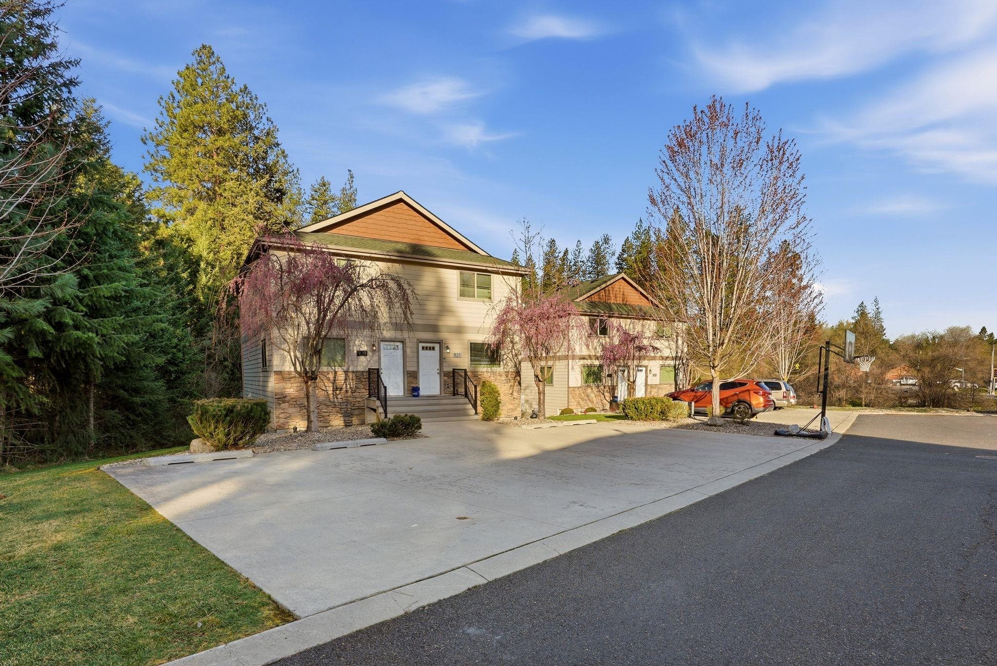 915 W Pirate Ln - Photo 1