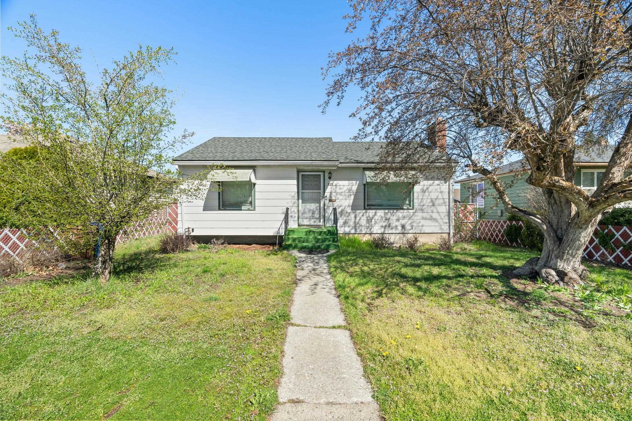 827 E Courtland Ave - Photo 1
