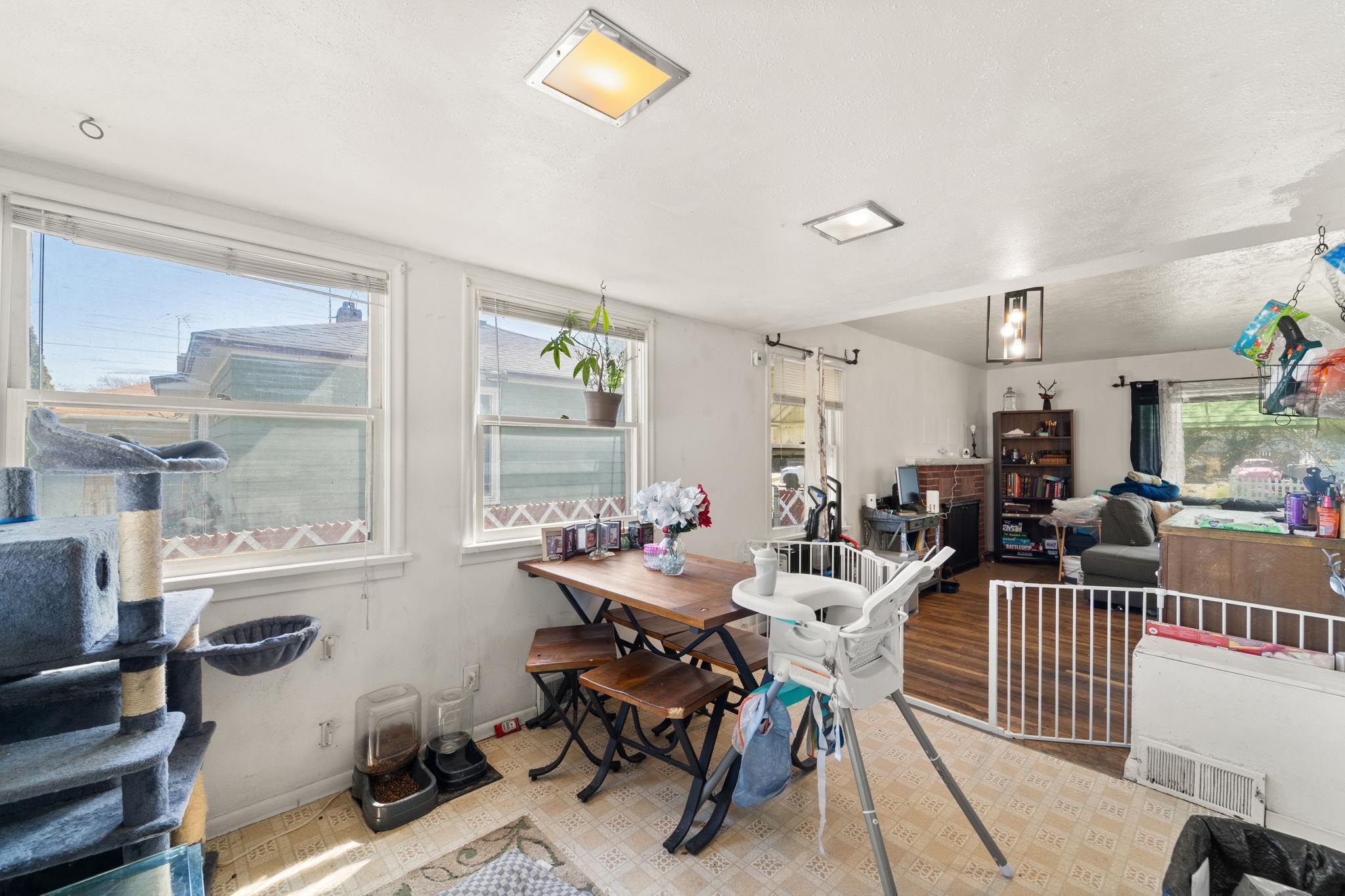 827 E Courtland Ave - Photo 11