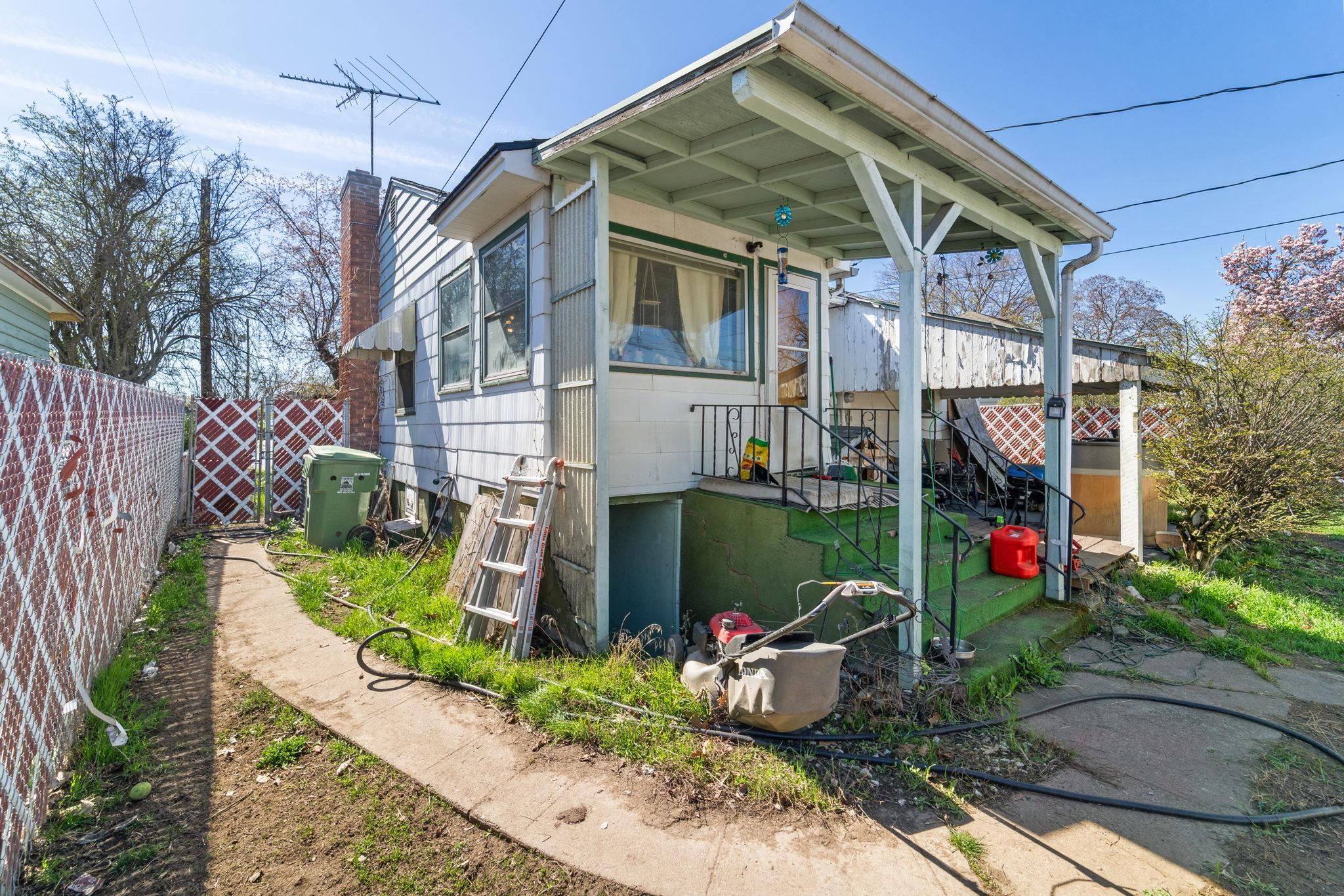 827 E Courtland Ave - Photo 33