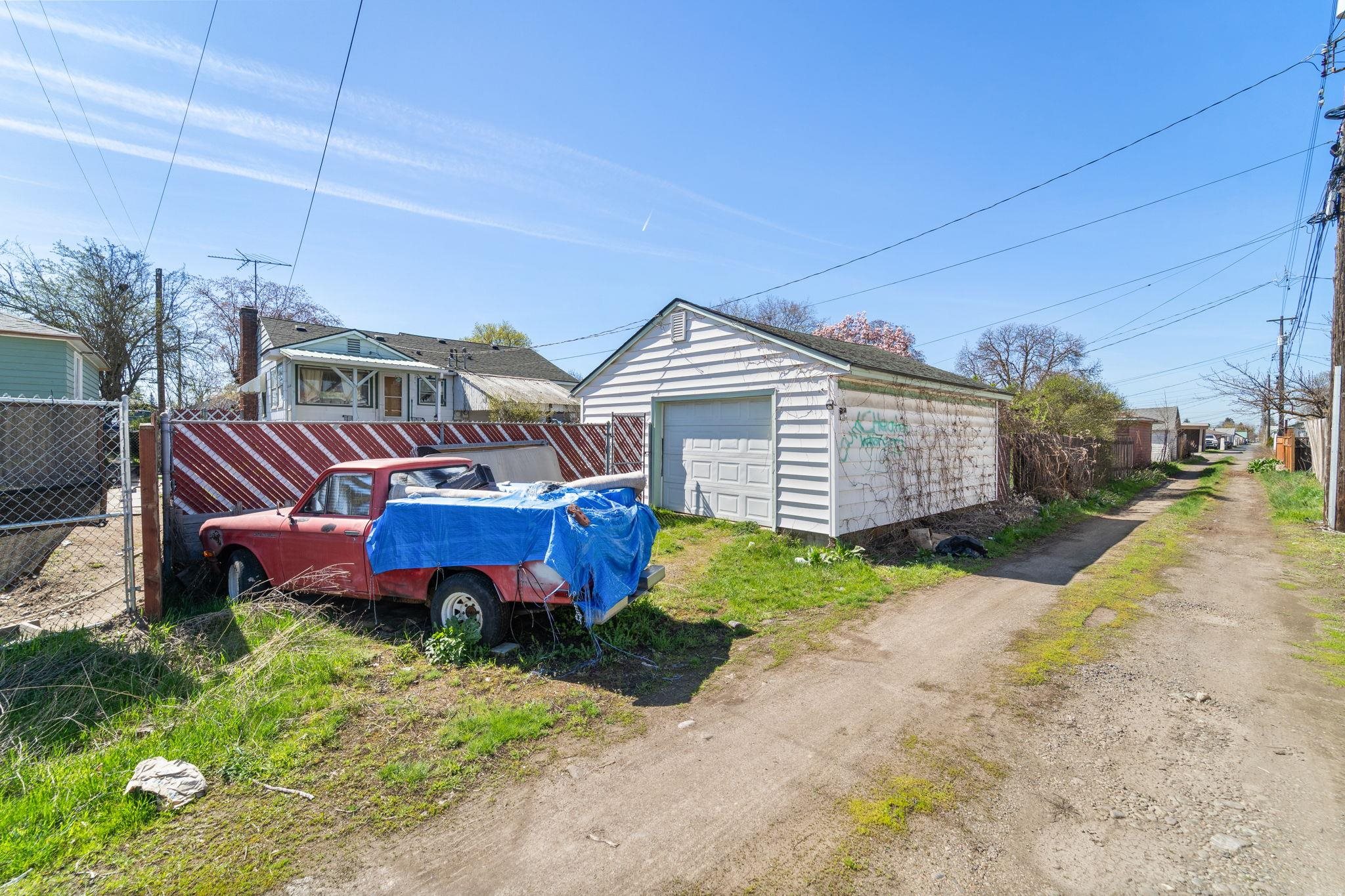 827 E Courtland Ave - Photo 35
