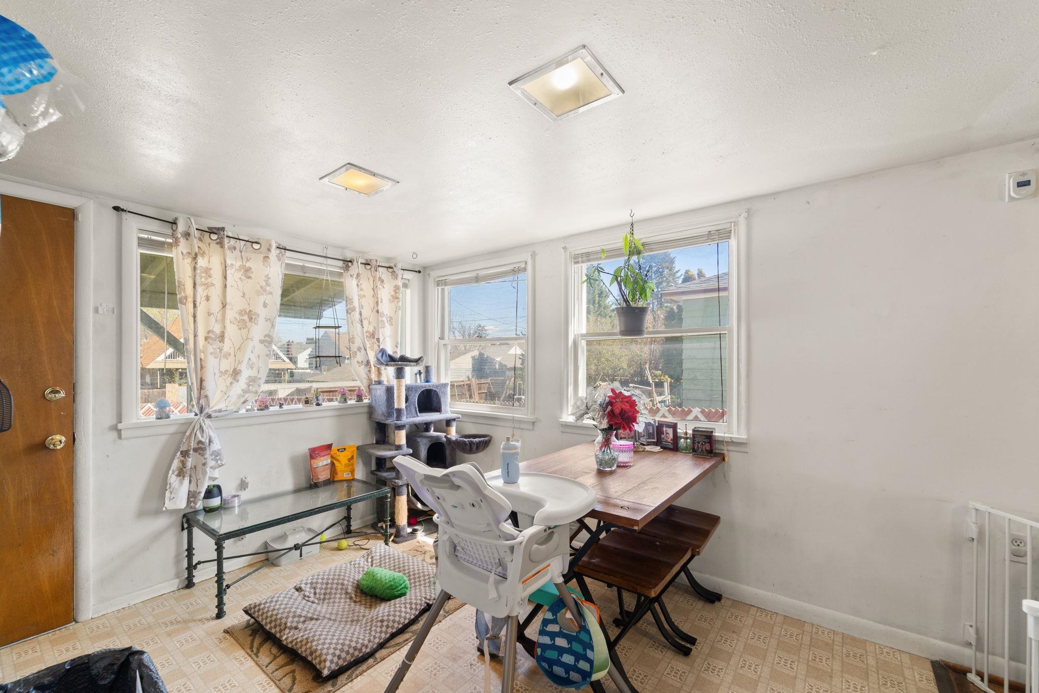 827 E Courtland Ave - Photo 5