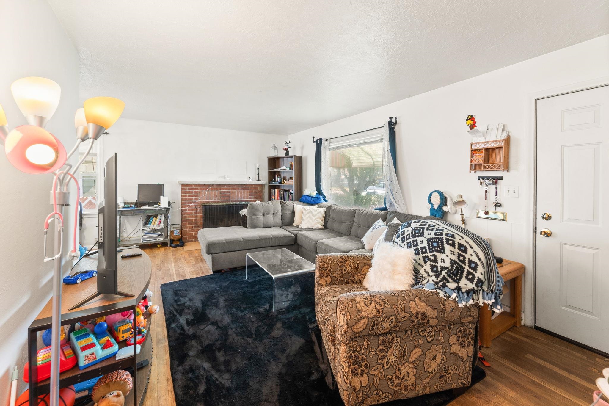 827 E Courtland Ave - Photo 8