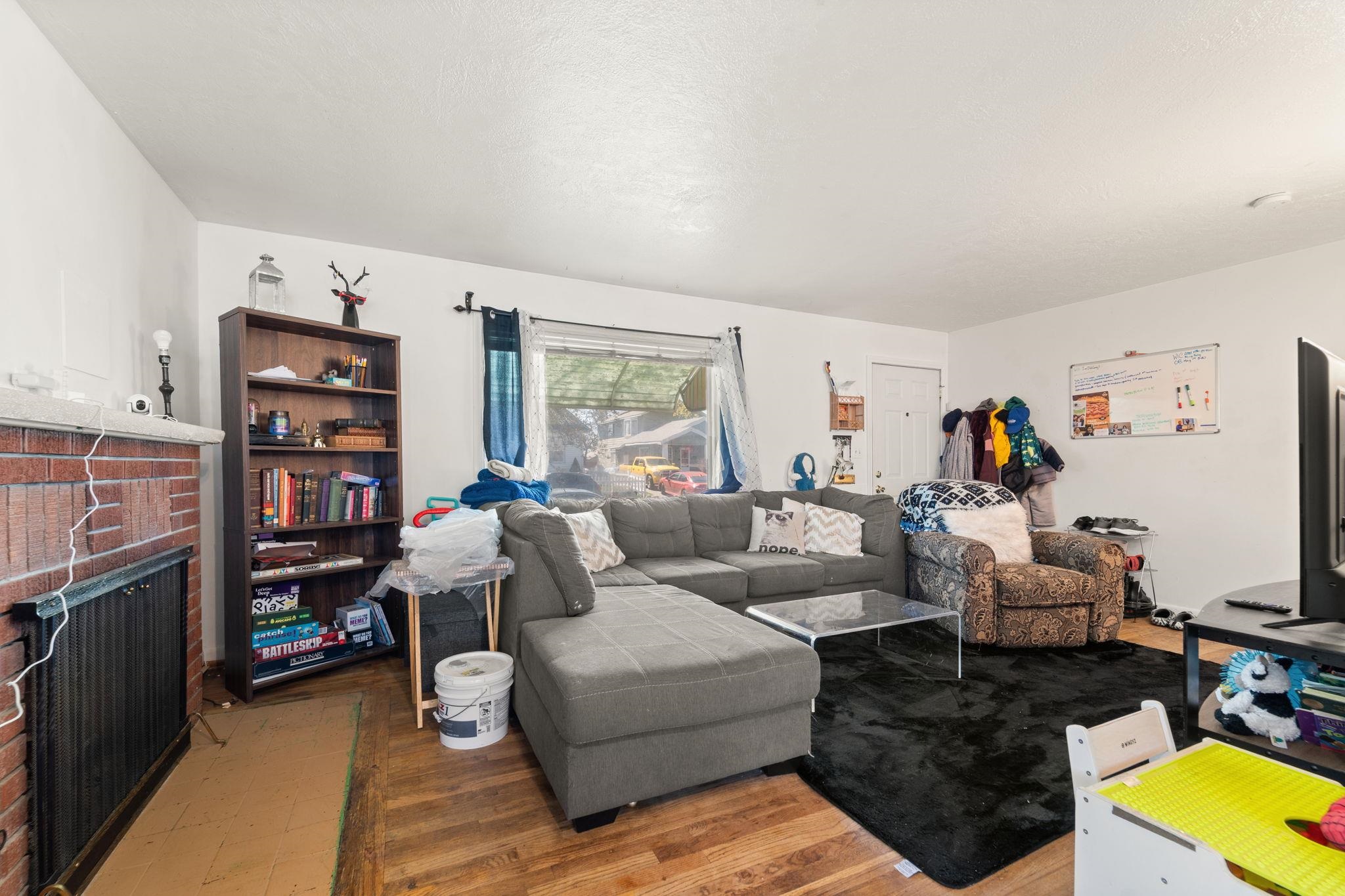 827 E Courtland Ave - Photo 9