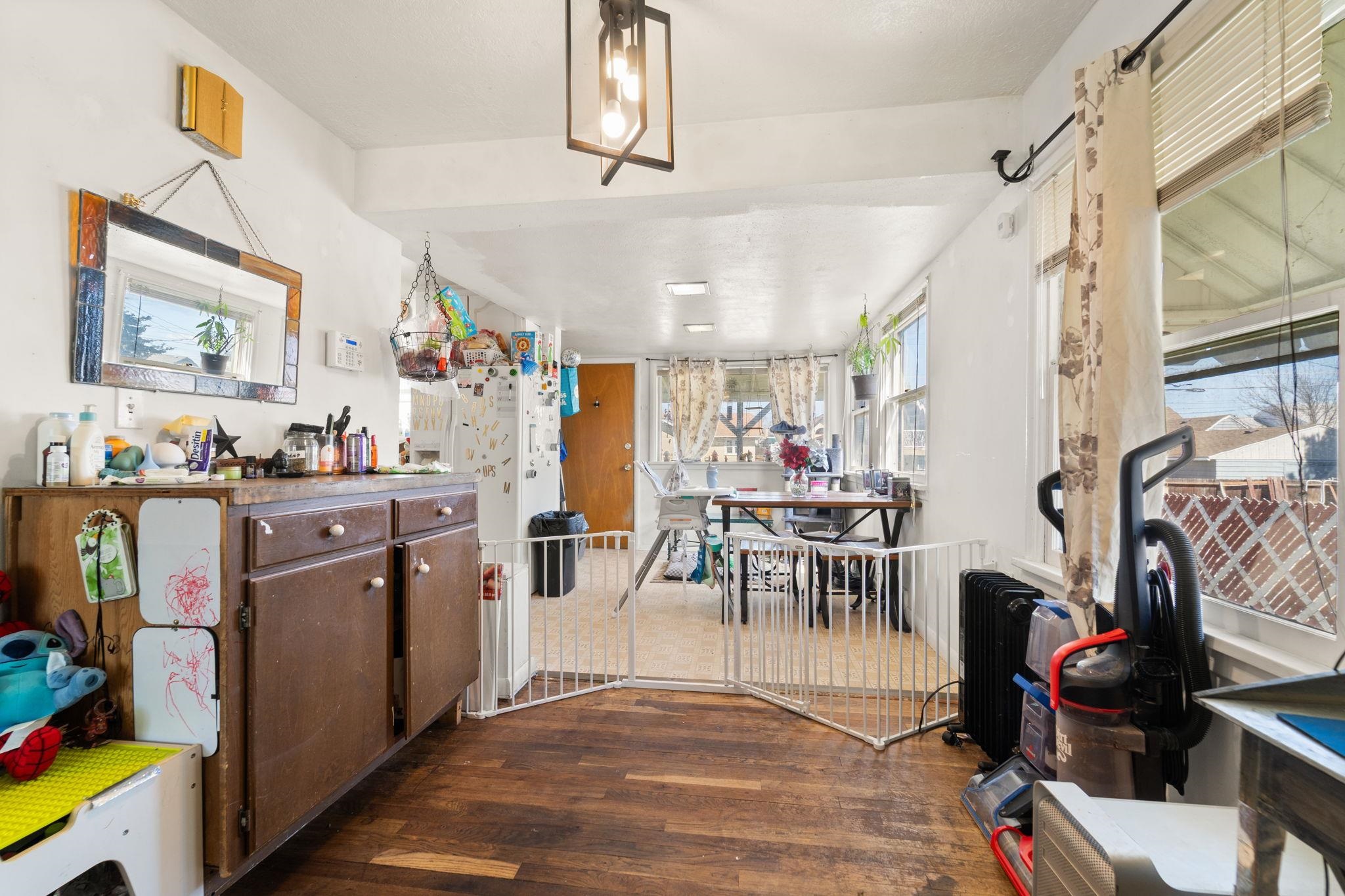 827 E Courtland Ave - Photo 10