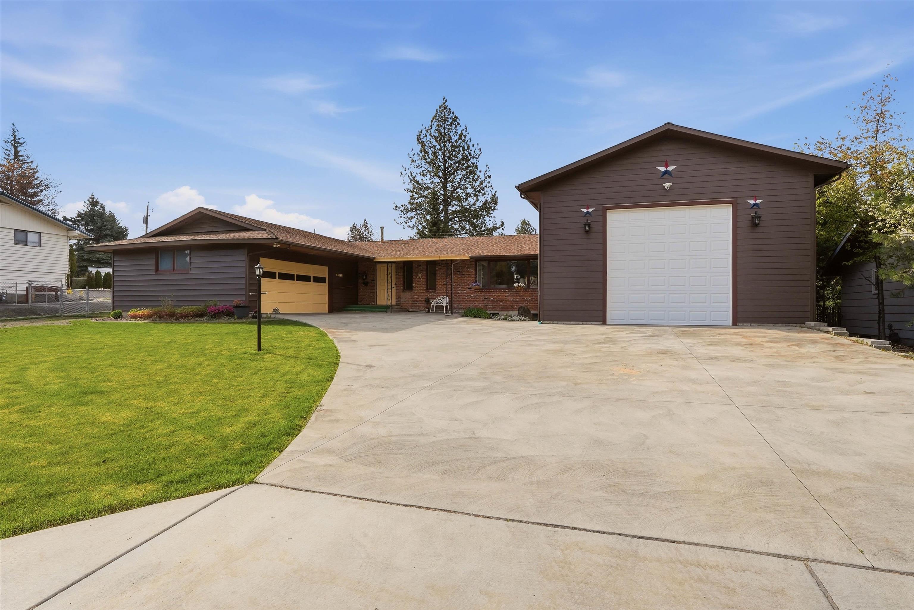 11116 E 24th Ave - Photo 2