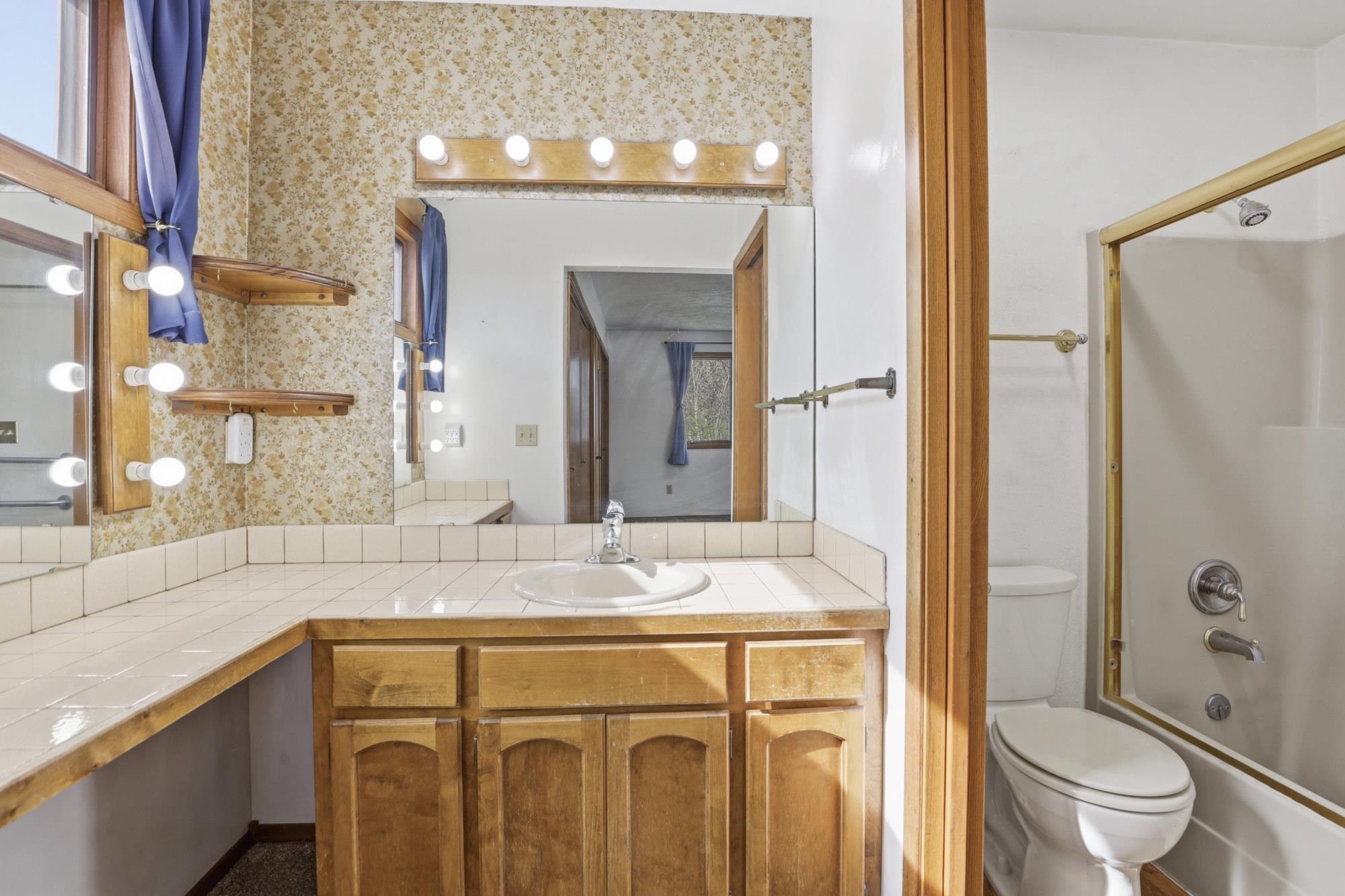 11618 E 35TH Ave - Photo 14