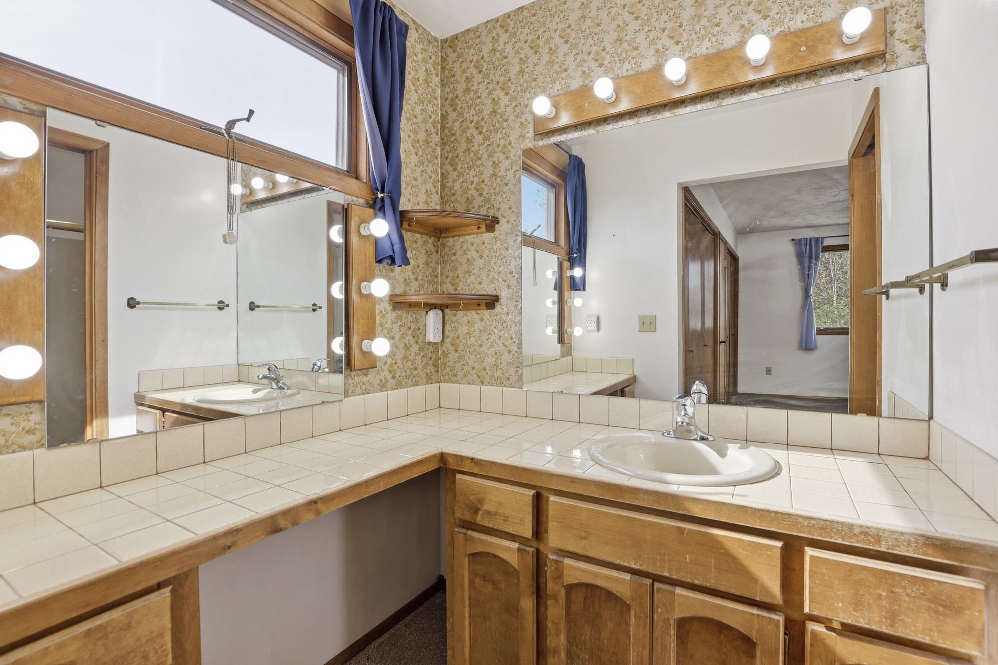 11618 E 35TH Ave - Photo 15