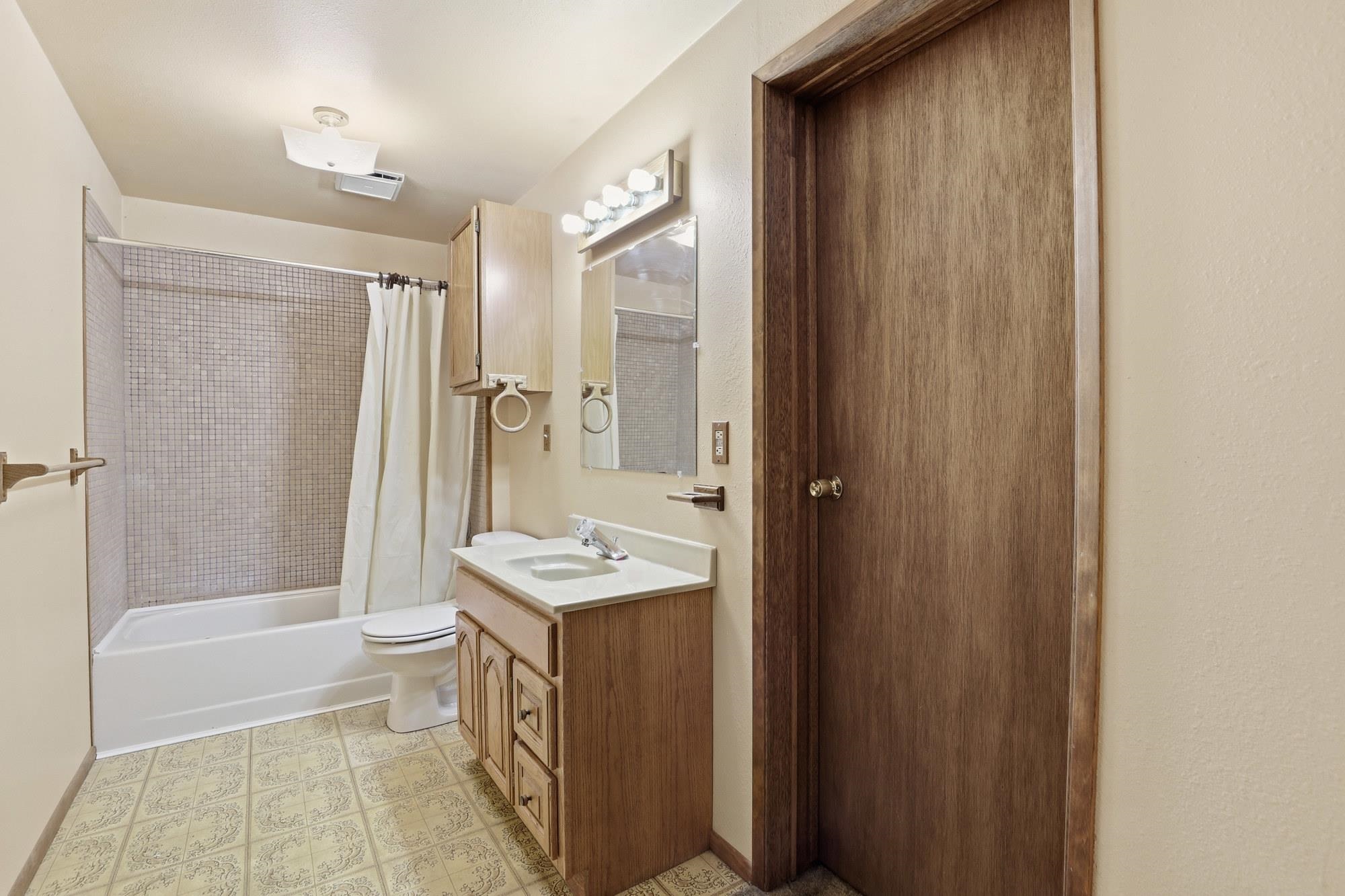 11618 E 35TH Ave - Photo 23