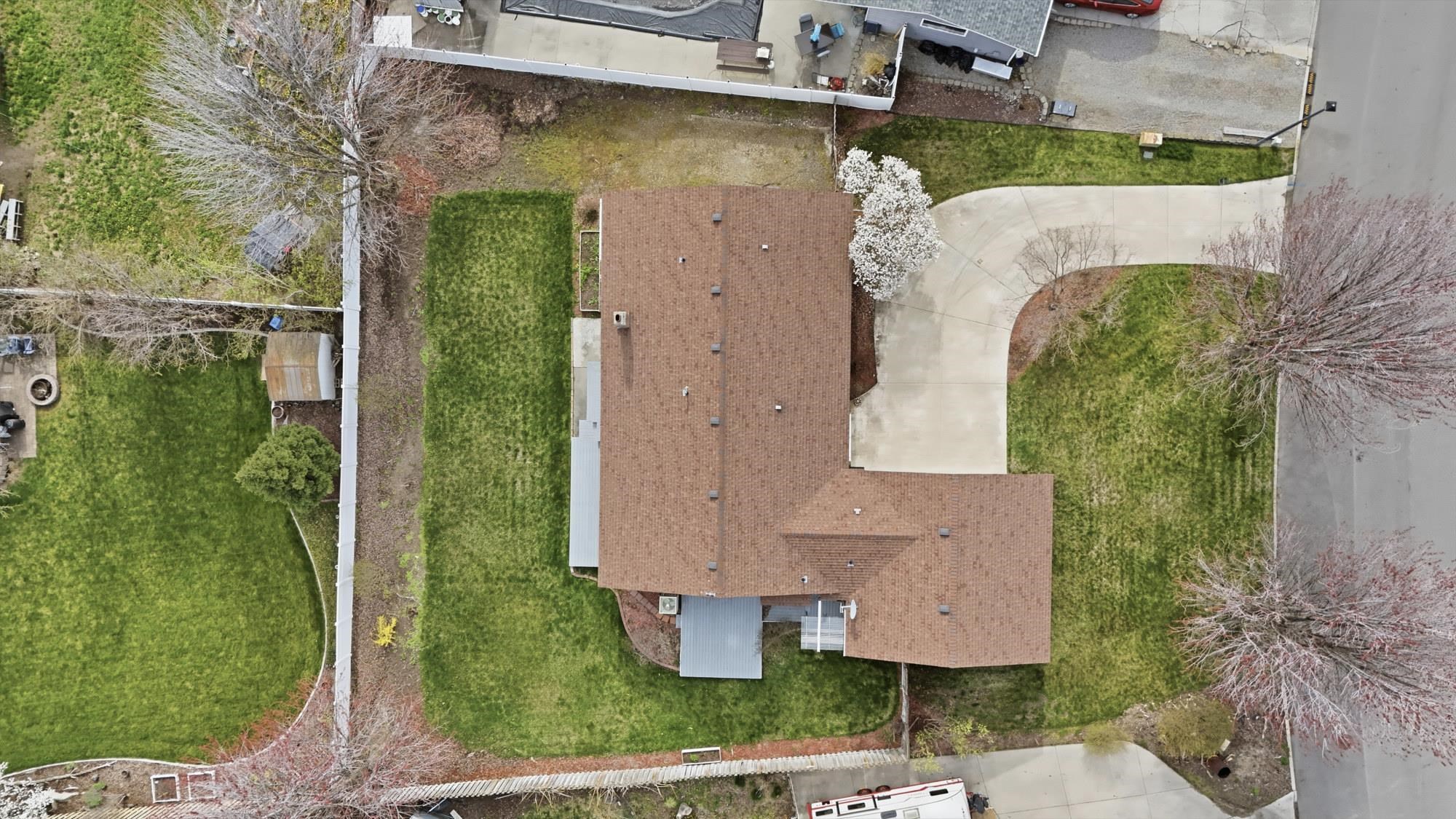 11618 E 35TH Ave - Photo 32
