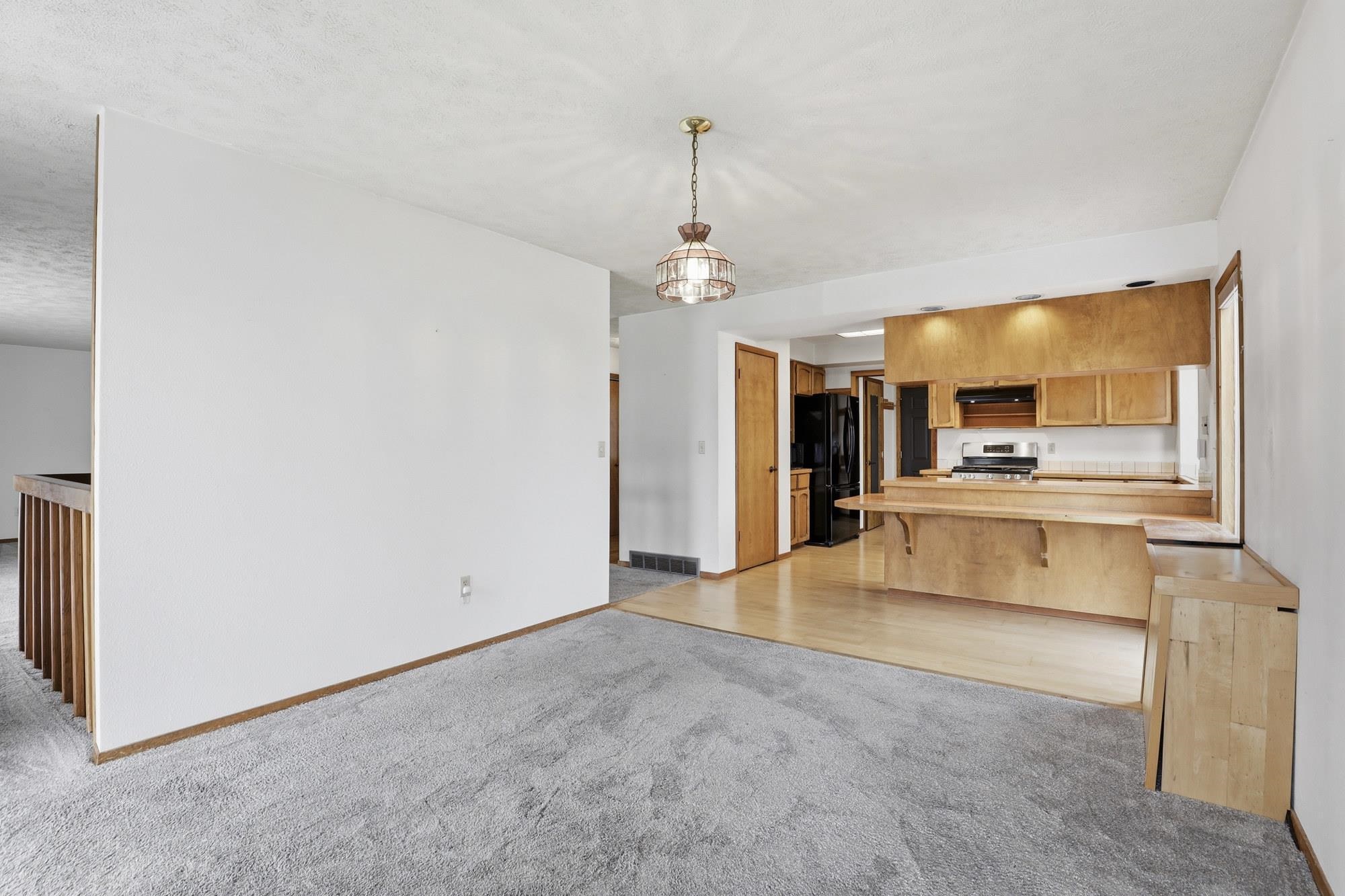 11618 E 35TH Ave - Photo 6
