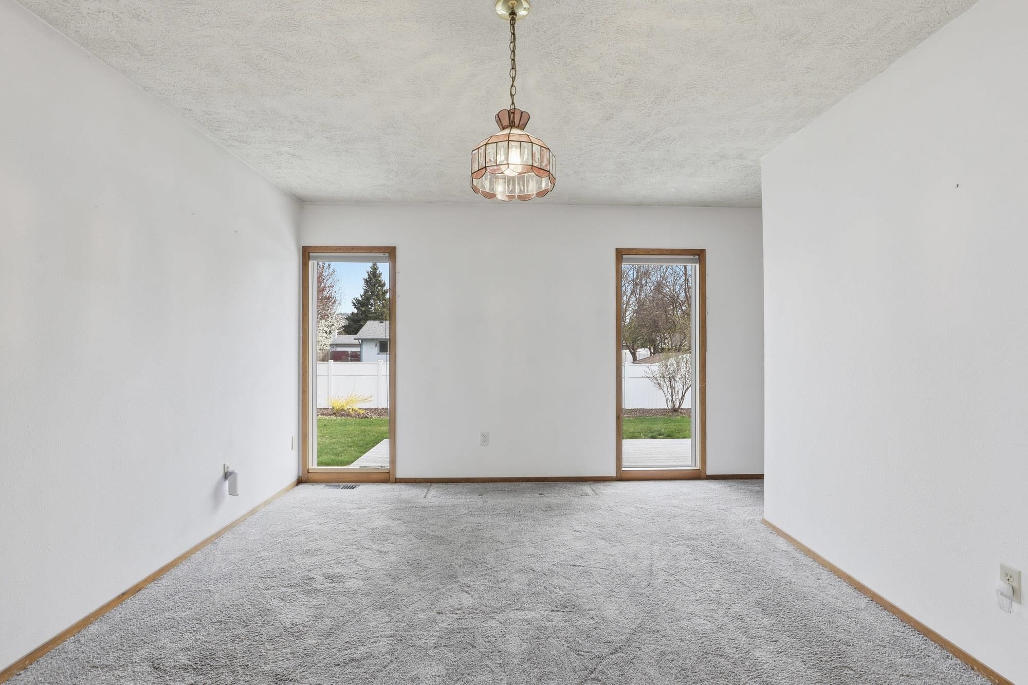 11618 E 35TH Ave - Photo 7