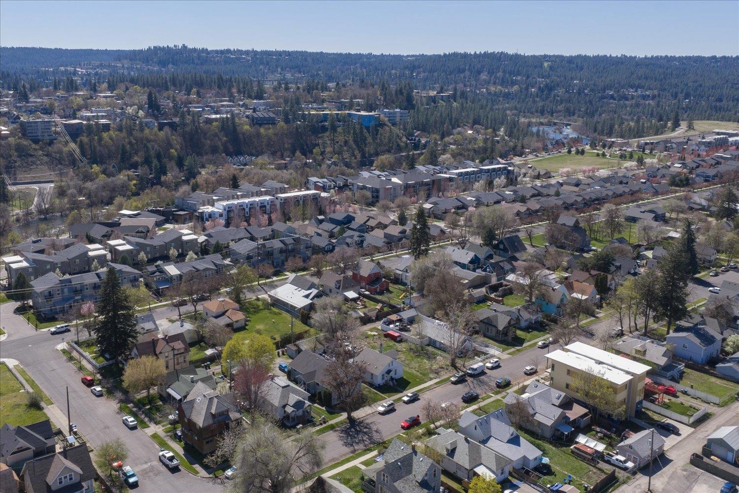 1823 W College Ave - Photo 4