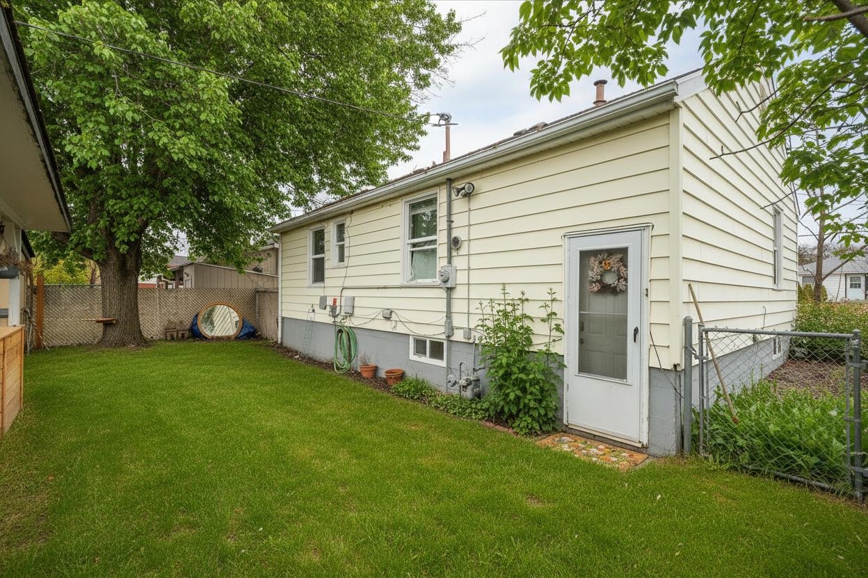 2307 W Rowan Ave - Photo 12