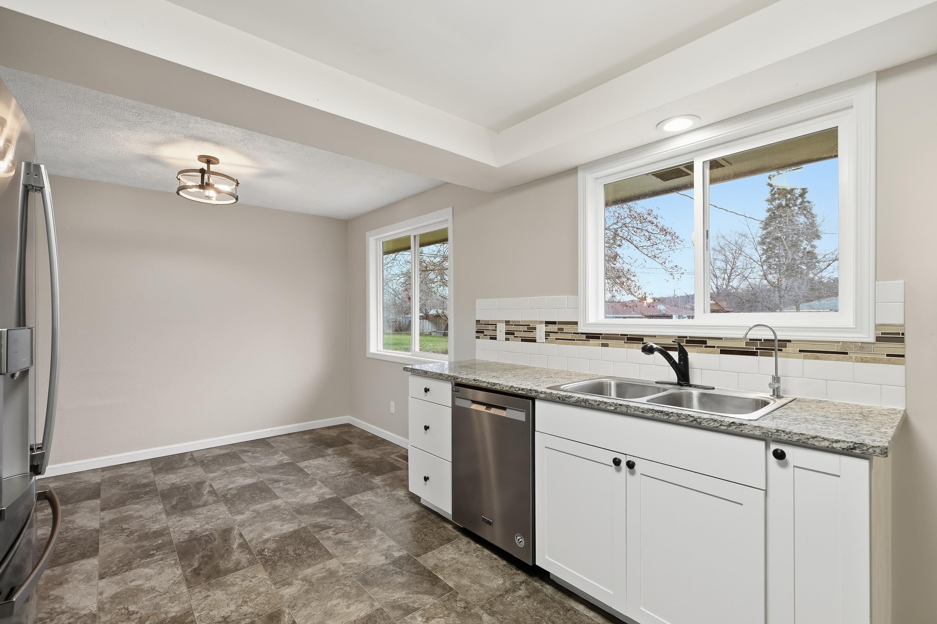 11619 E Buckeye Ave - Photo 12