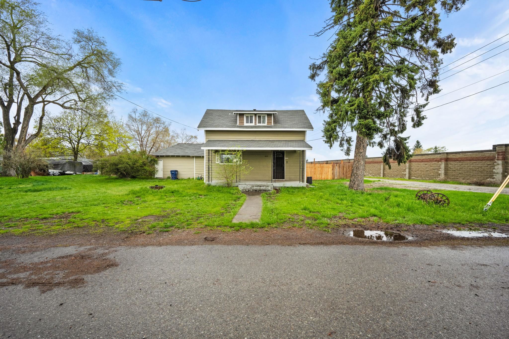 1831 N Woodruff Rd - Photo 1