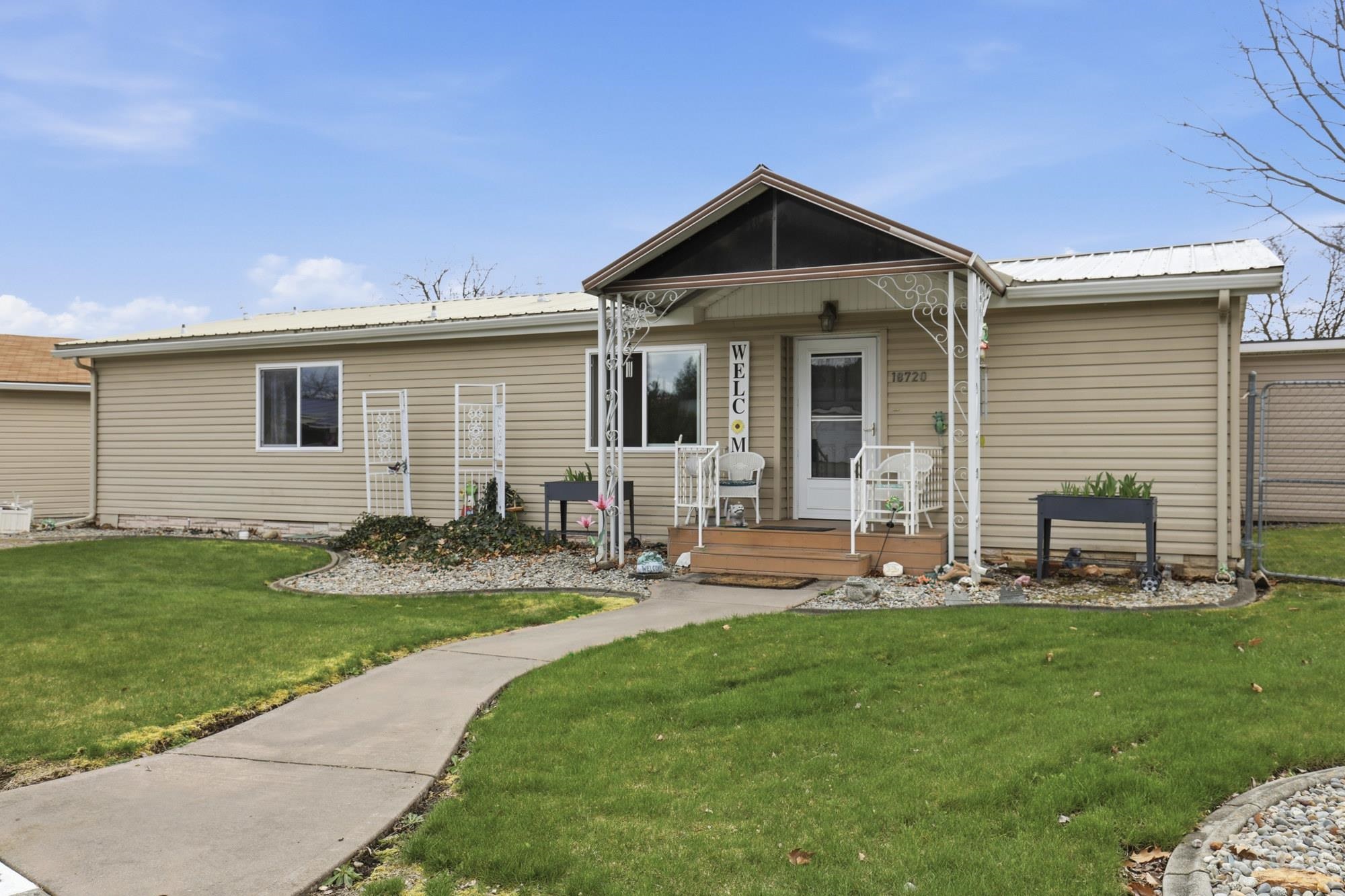 18720 E Fairview Ct - Photo 1