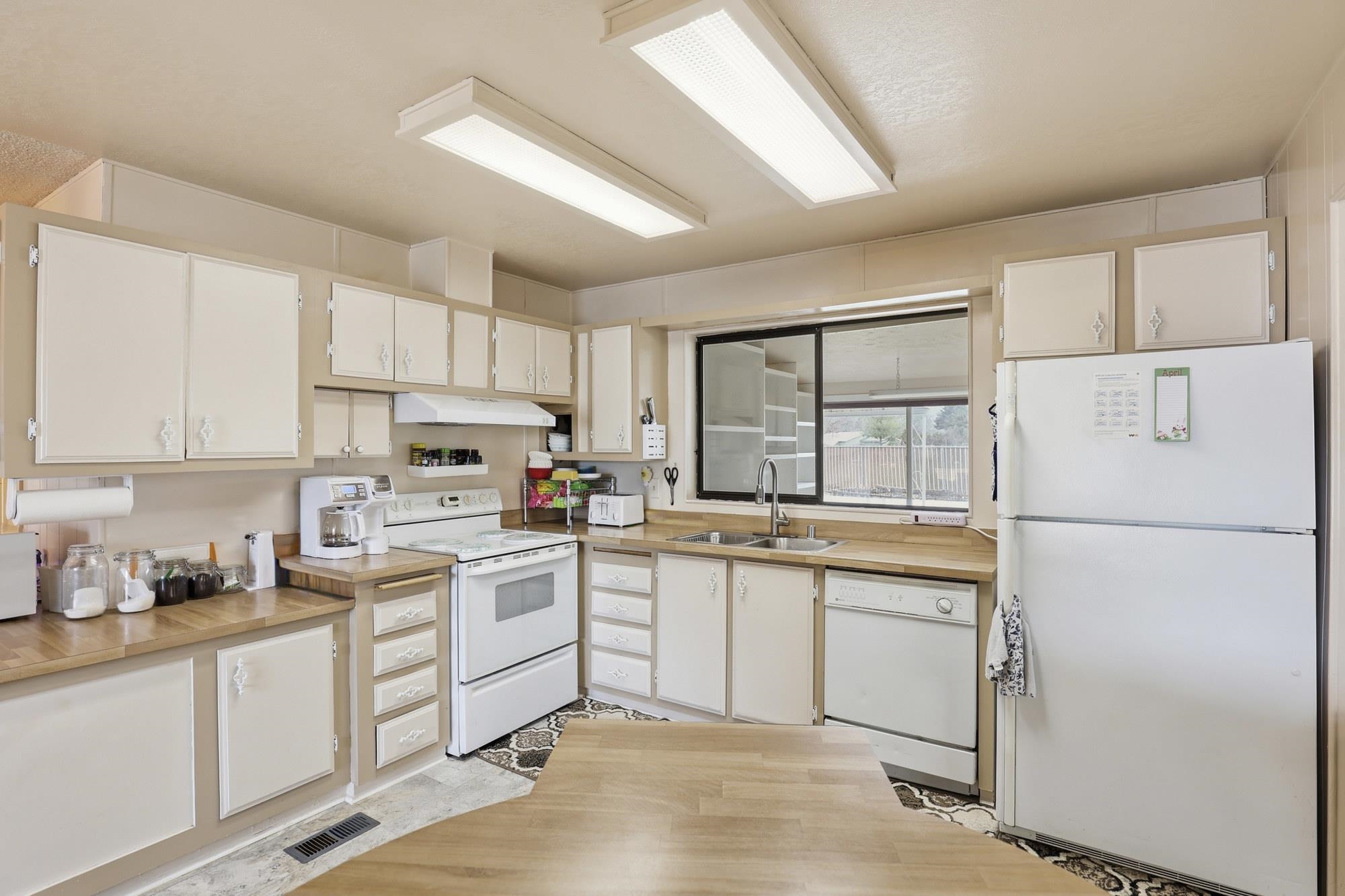 18720 E Fairview Ct - Photo 11