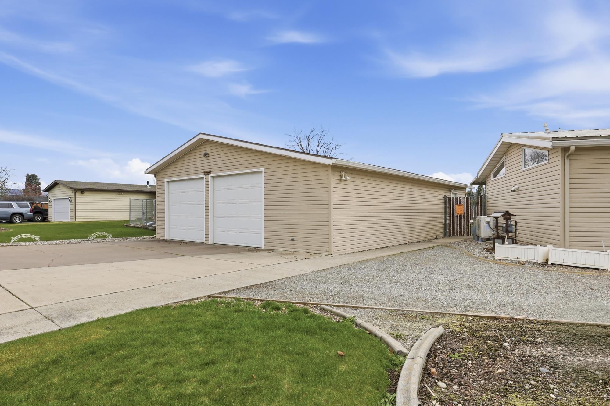 18720 E Fairview Ct - Photo 3