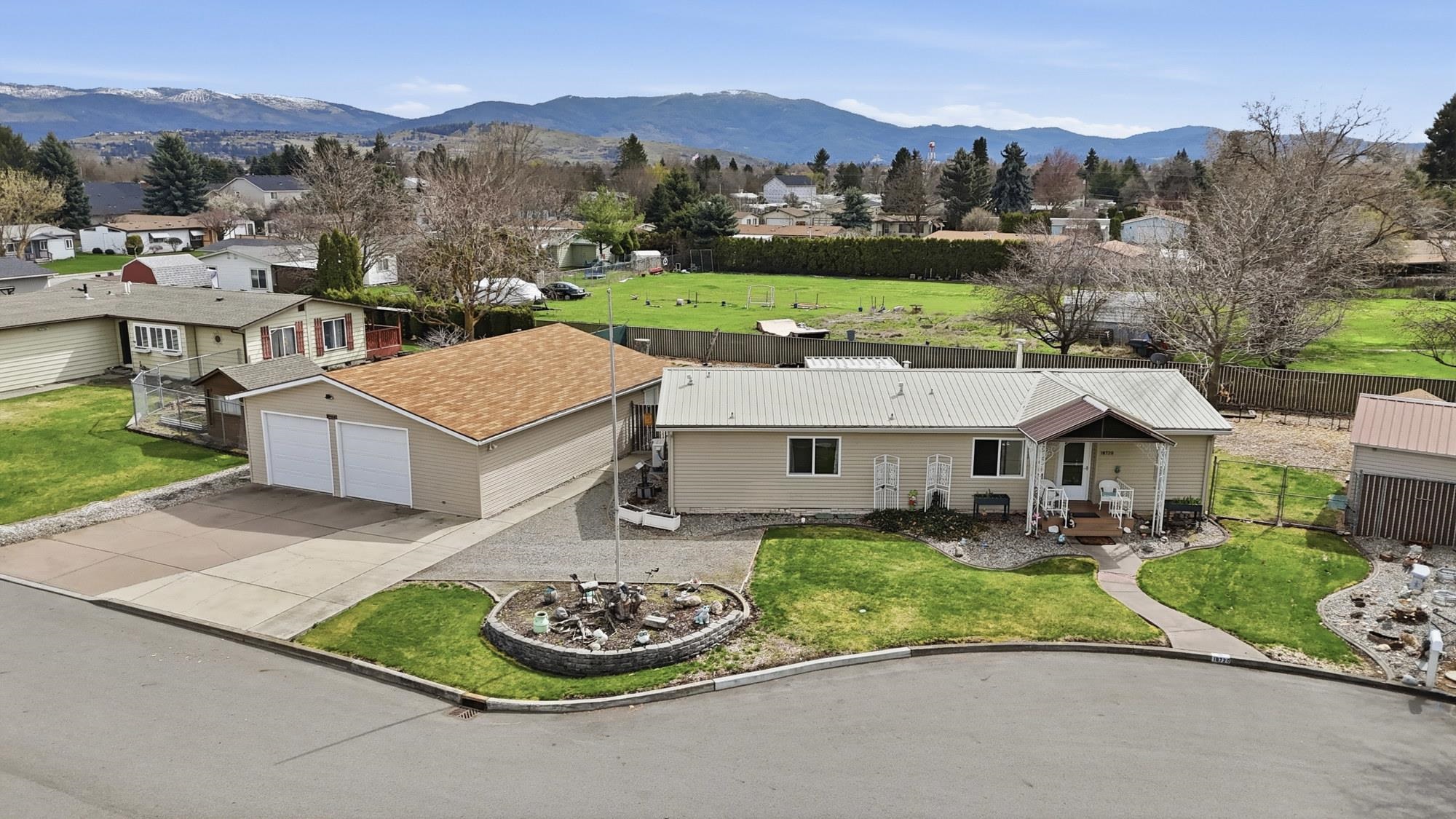 18720 E Fairview Ct - Photo 4