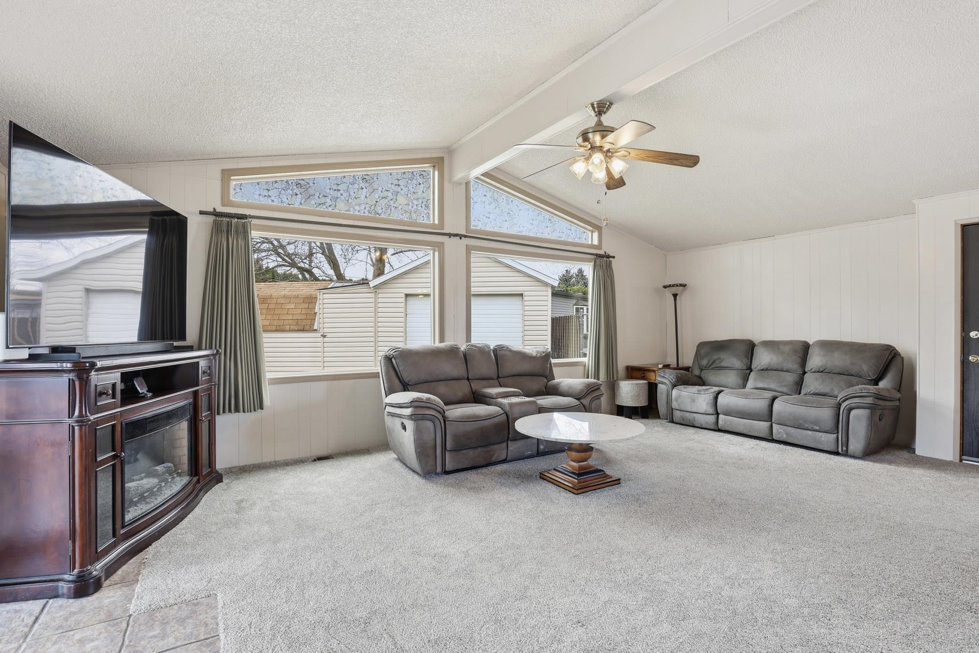 18720 E Fairview Ct - Photo 6