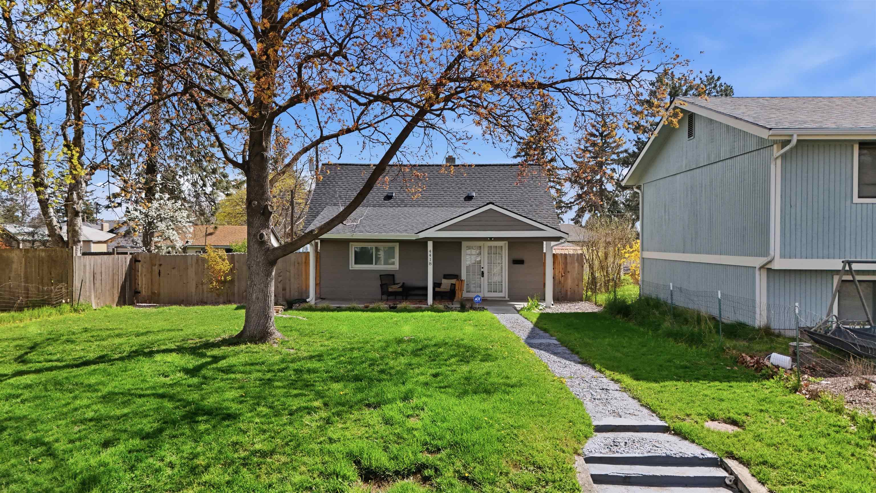 4418 N Stevens St - Photo 2