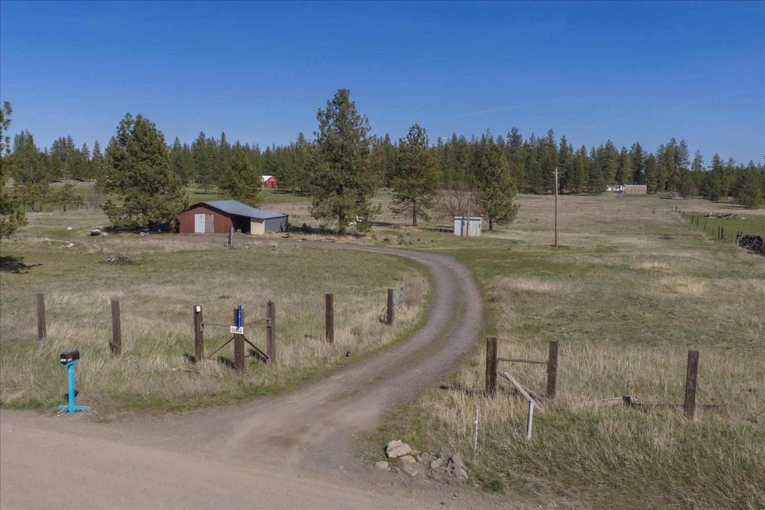 12812 N Dover Rd - Photo 2
