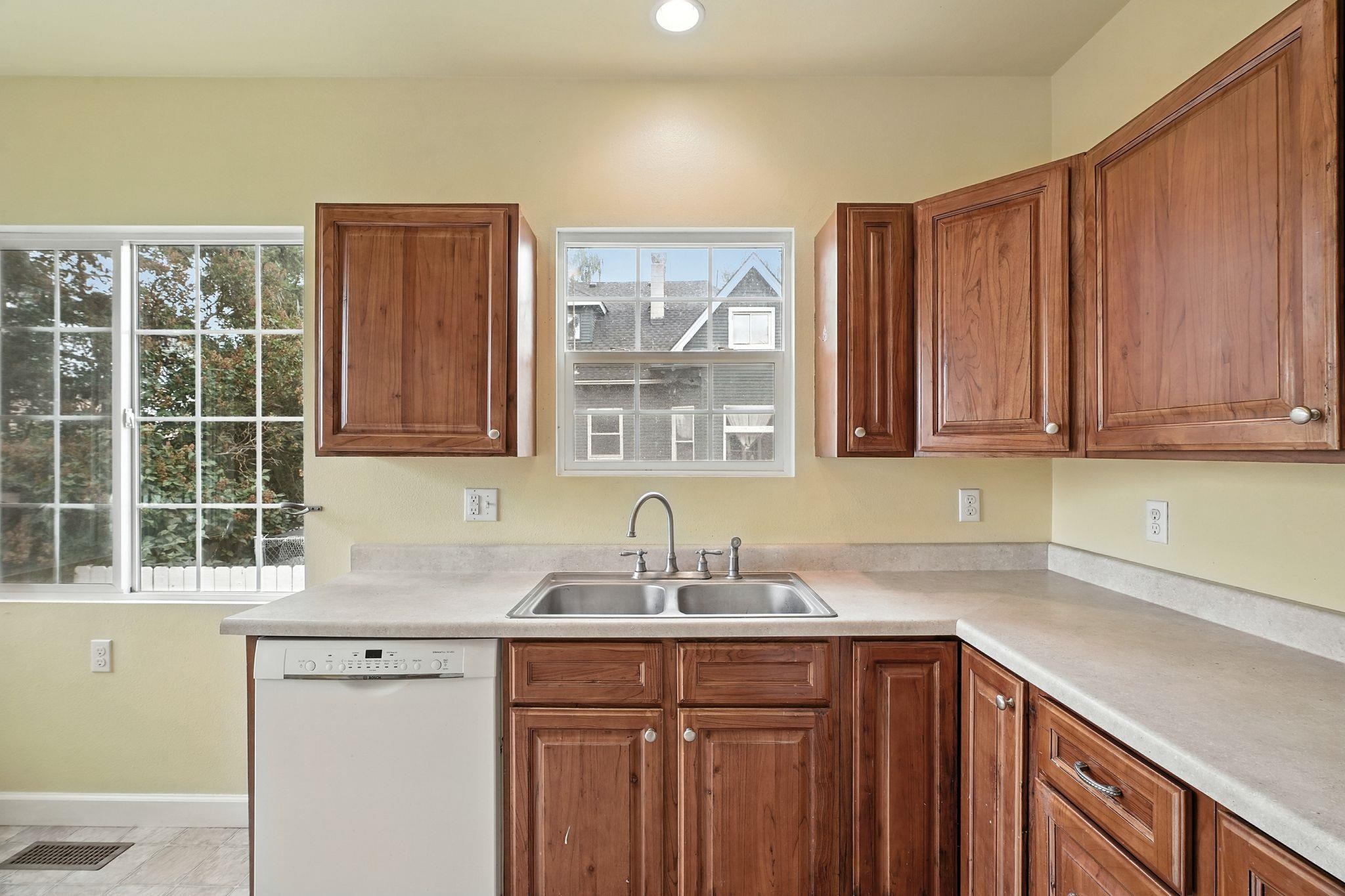 217 S Broadway St - Photo 7