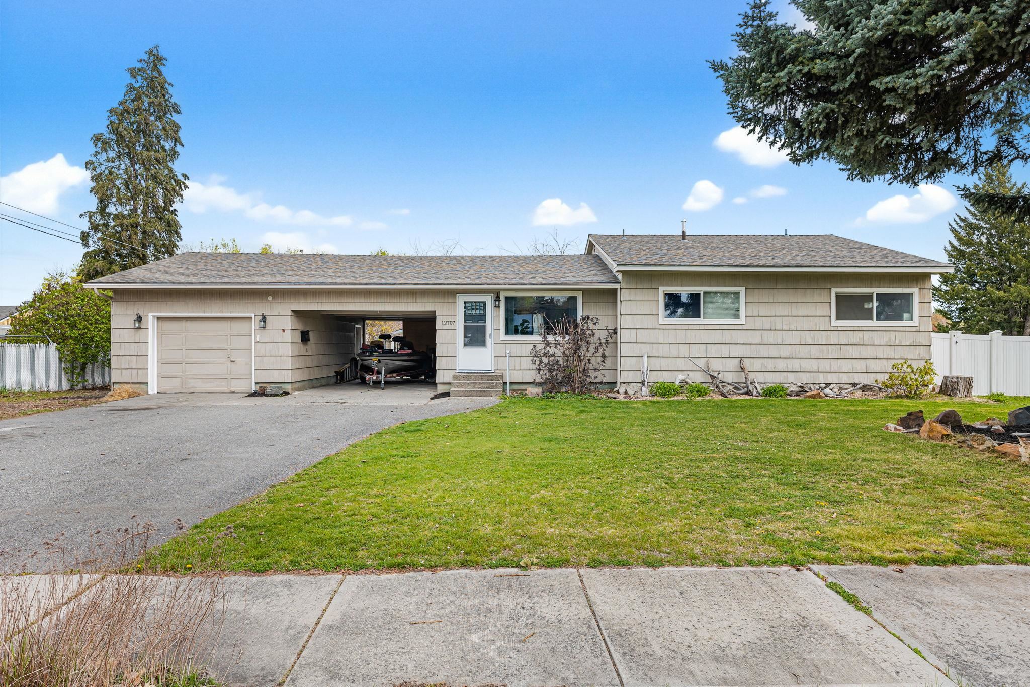 12707 E 8TH Ave - Photo 1