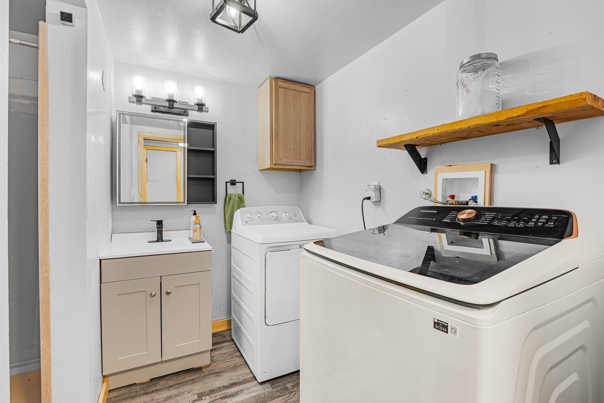 12707 E 8TH Ave - Photo 15