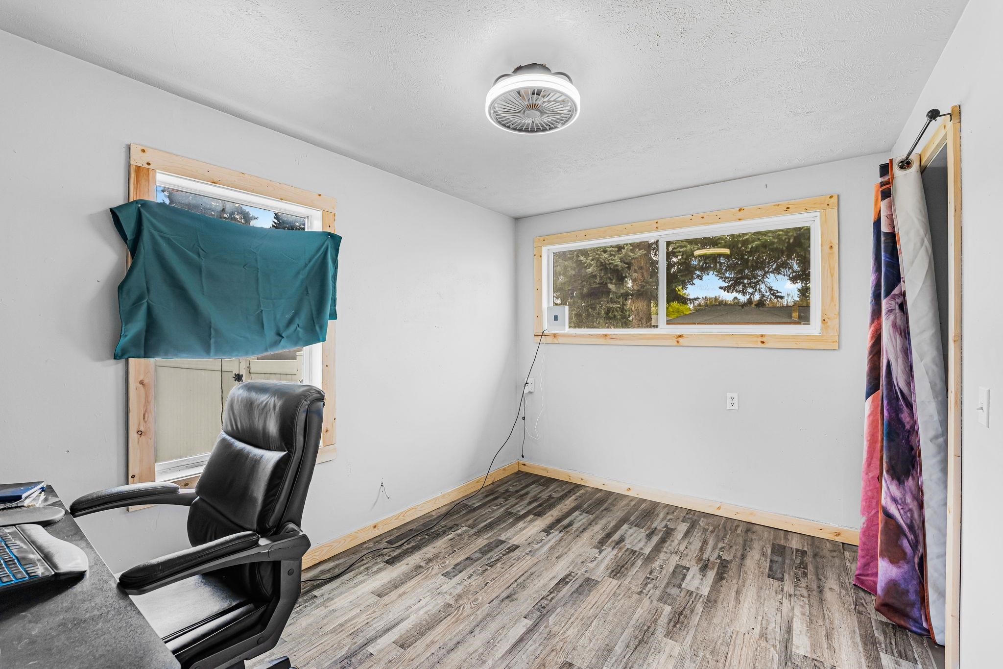 12707 E 8TH Ave - Photo 18
