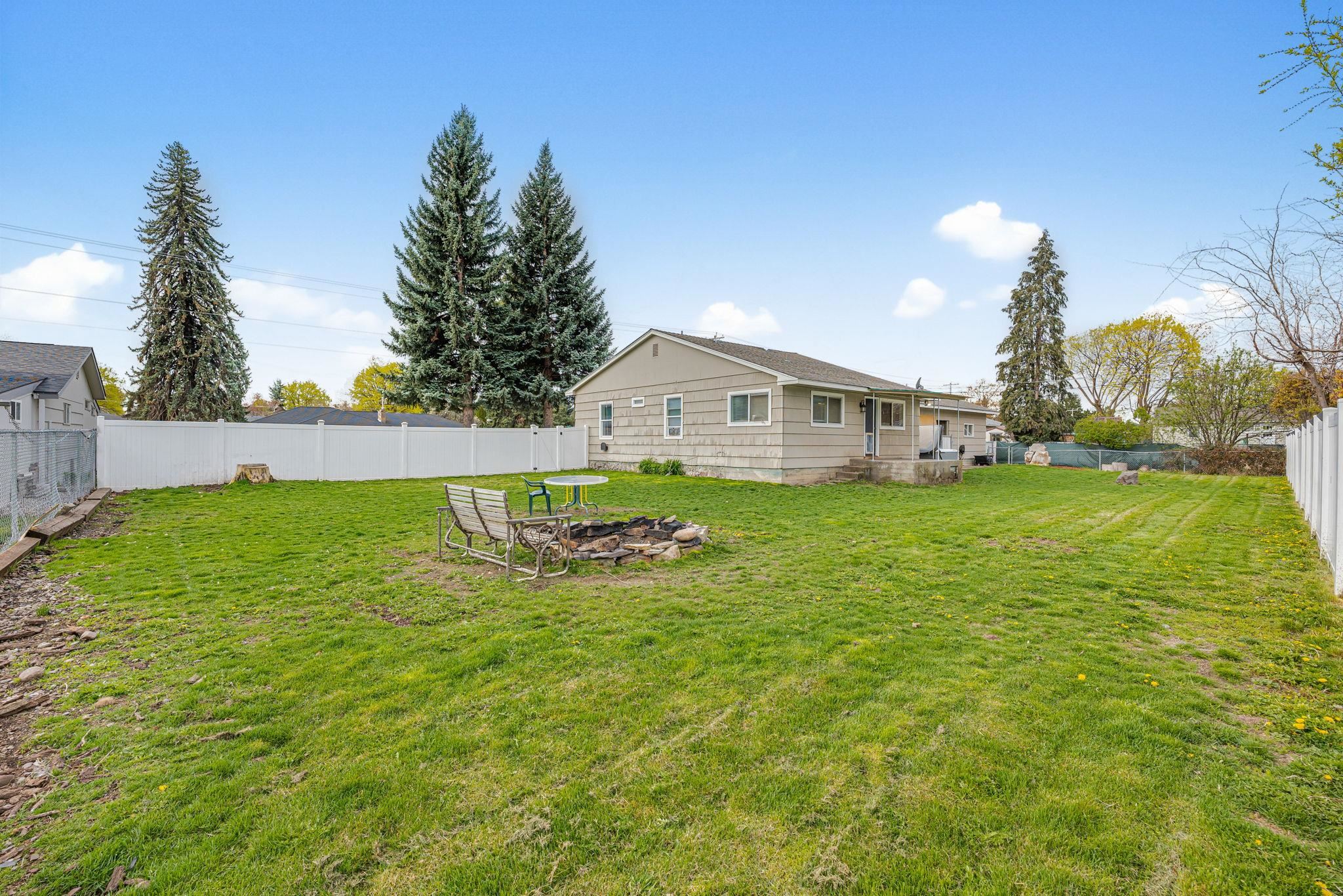 12707 E 8TH Ave - Photo 21