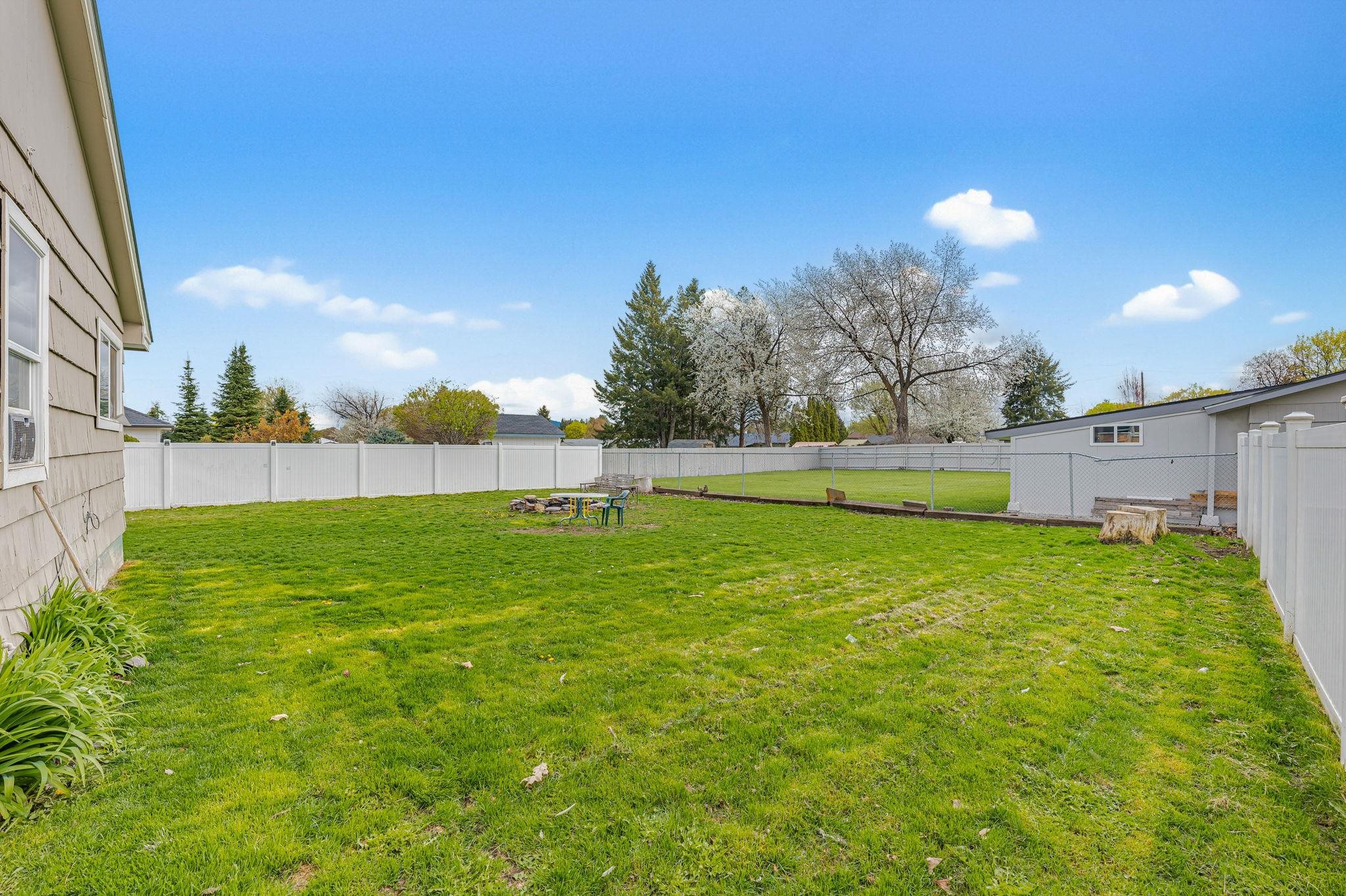 12707 E 8TH Ave - Photo 23