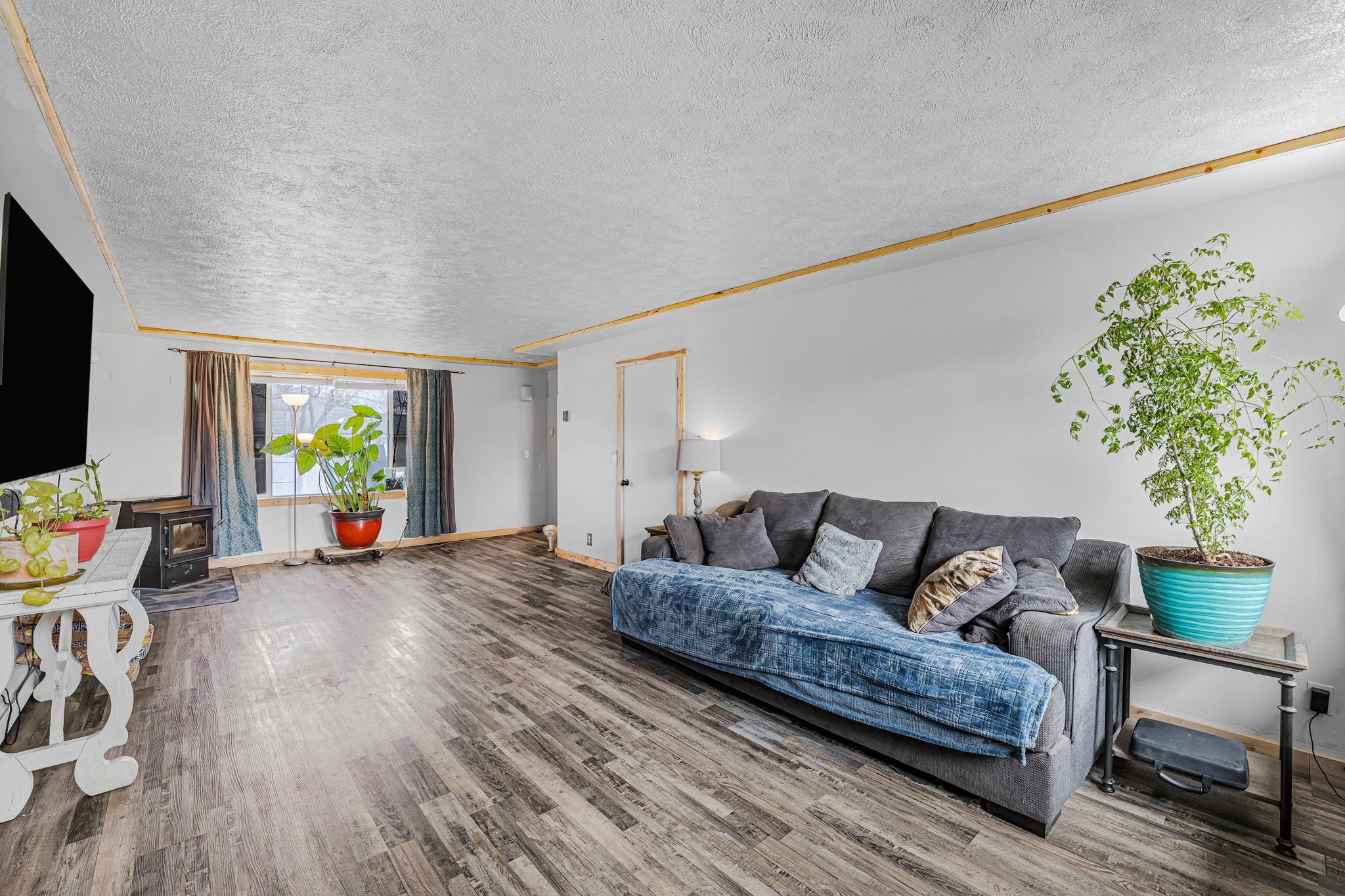 12707 E 8TH Ave - Photo 4