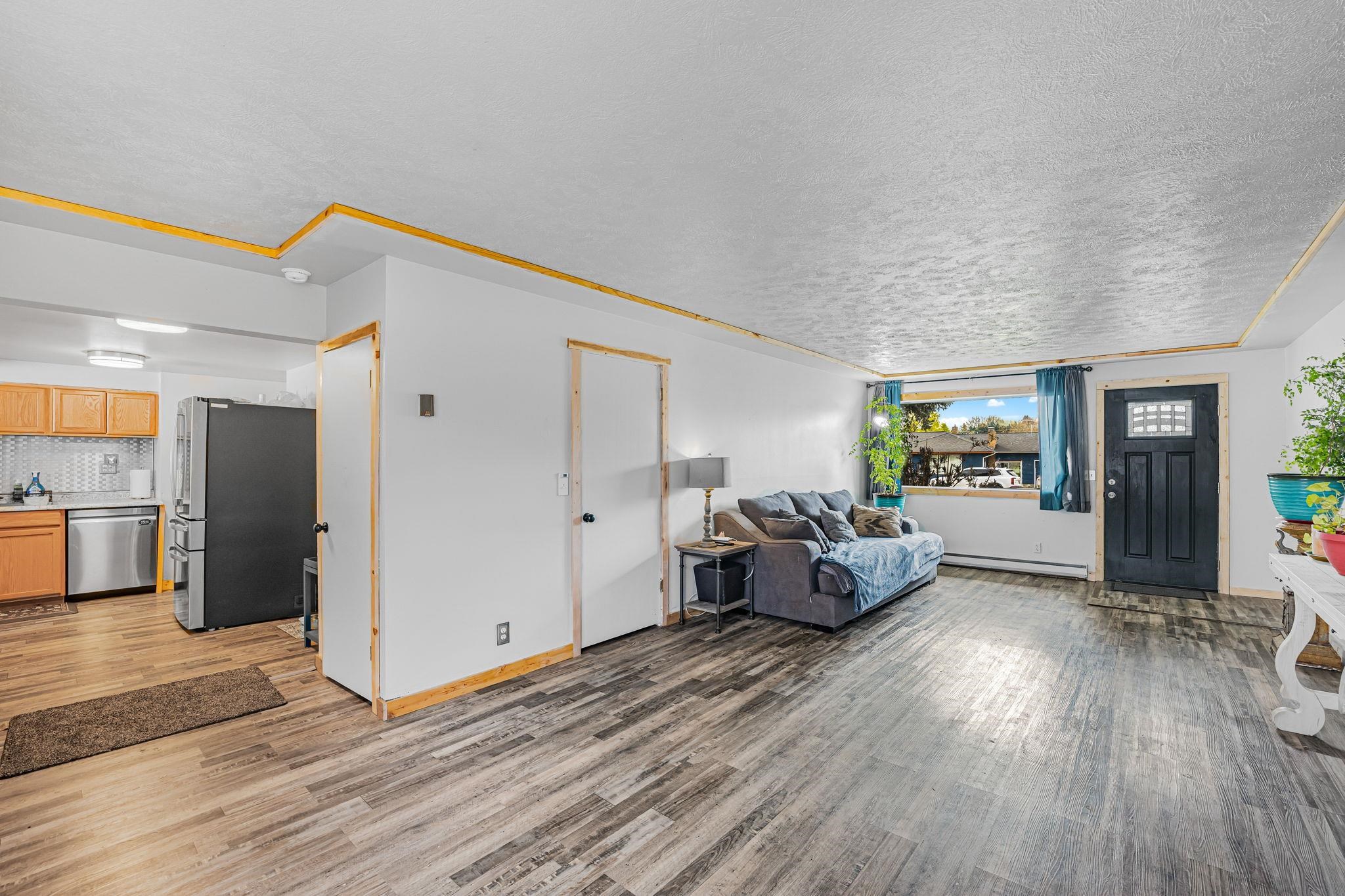 12707 E 8TH Ave - Photo 7