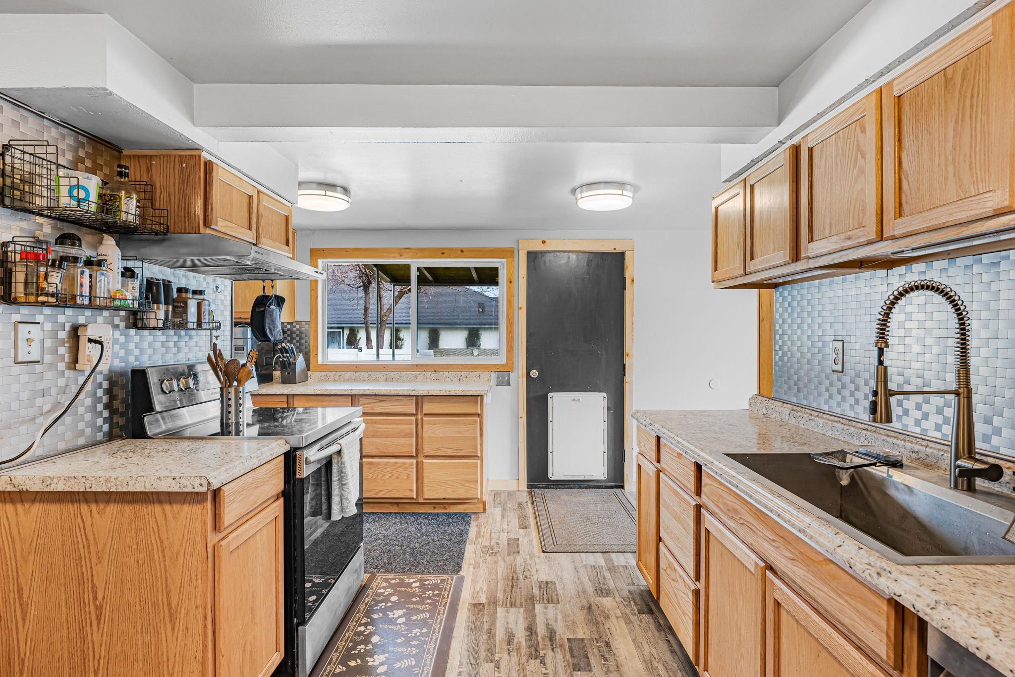 12707 E 8TH Ave - Photo 10