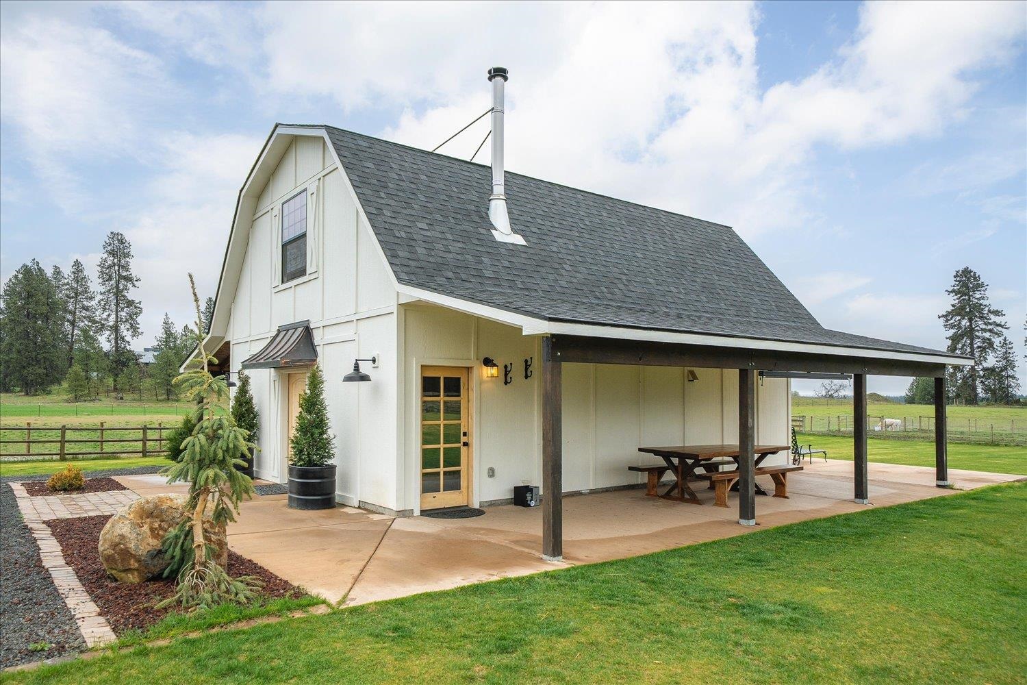 10201 W Jensen Rd - Photo 1