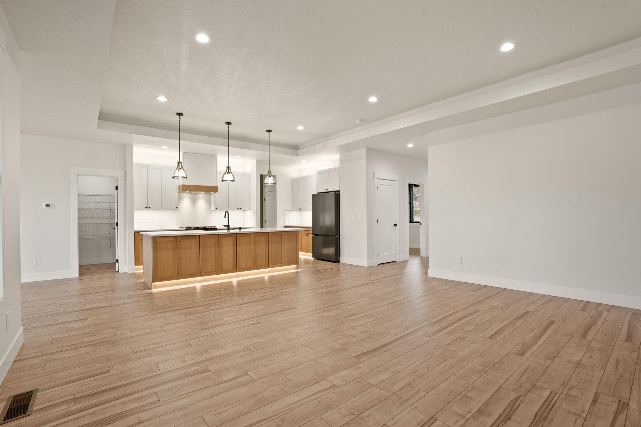 10822 E 36th Dr - Photo 3