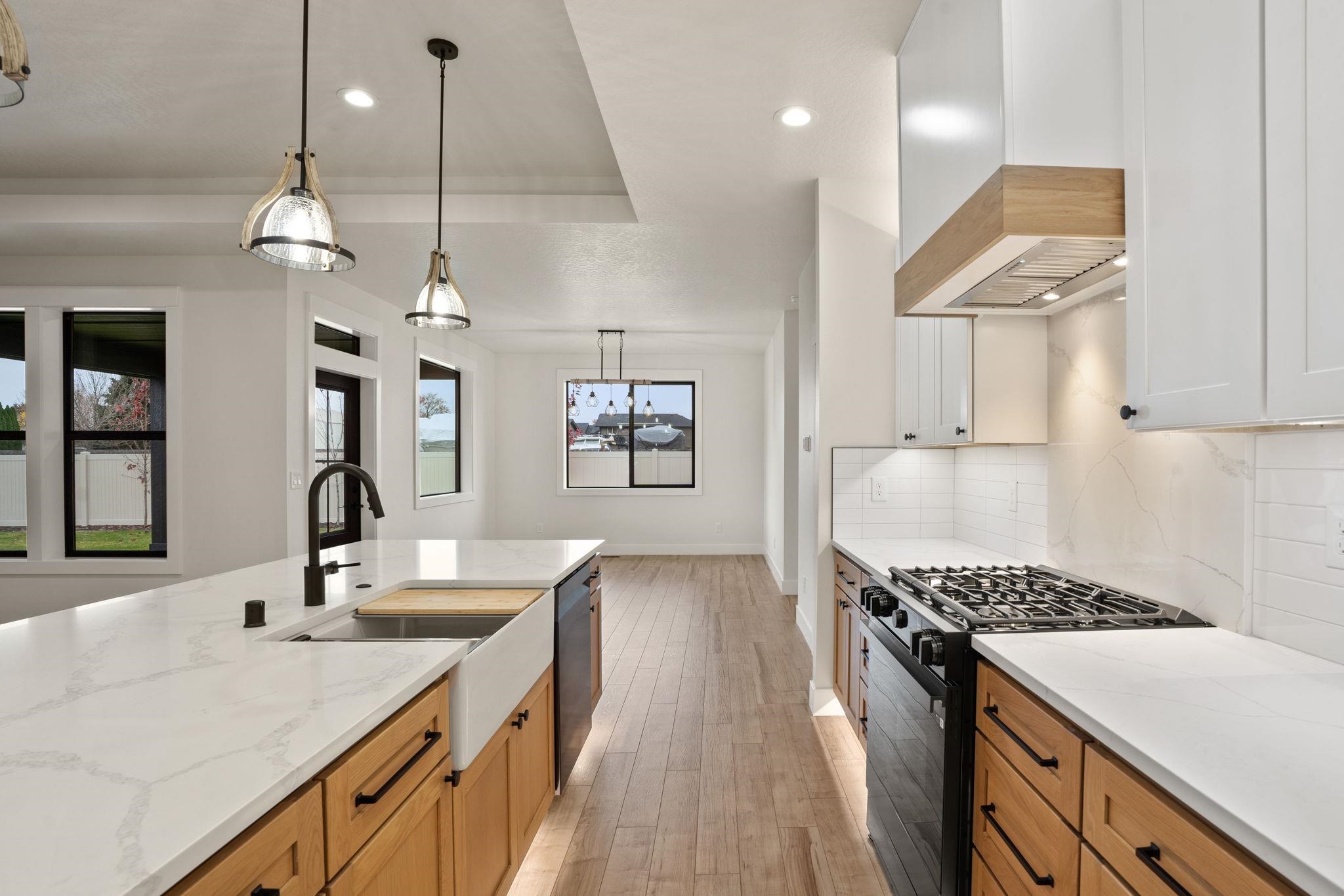 10822 E 36th Dr - Photo 8