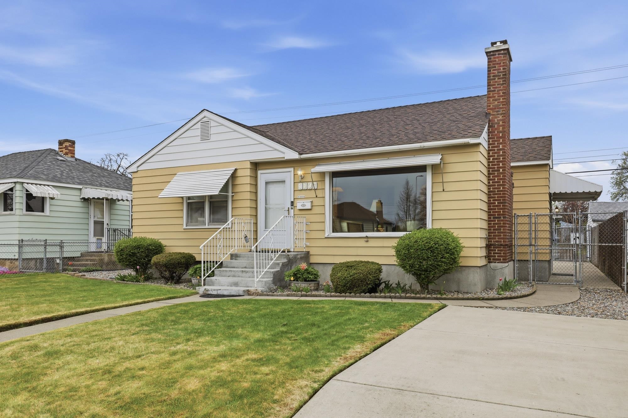 1107 E EMPIRE Ave - Photo 2