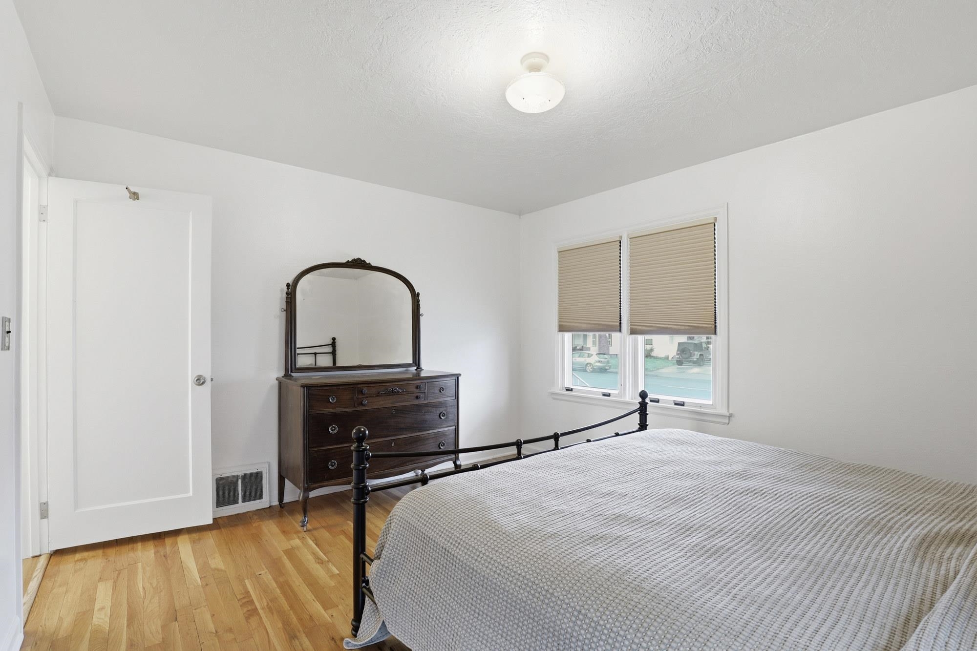 1107 E EMPIRE Ave - Photo 17