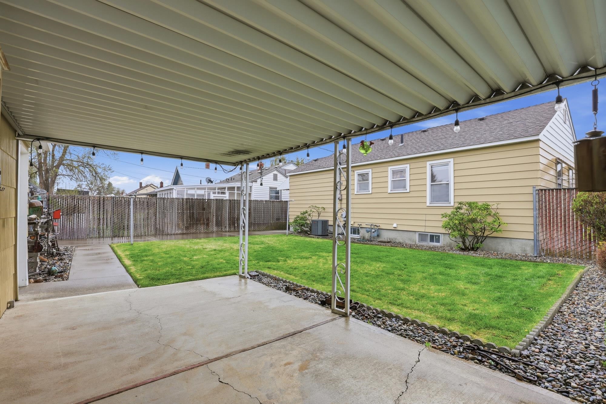 1107 E EMPIRE Ave - Photo 36