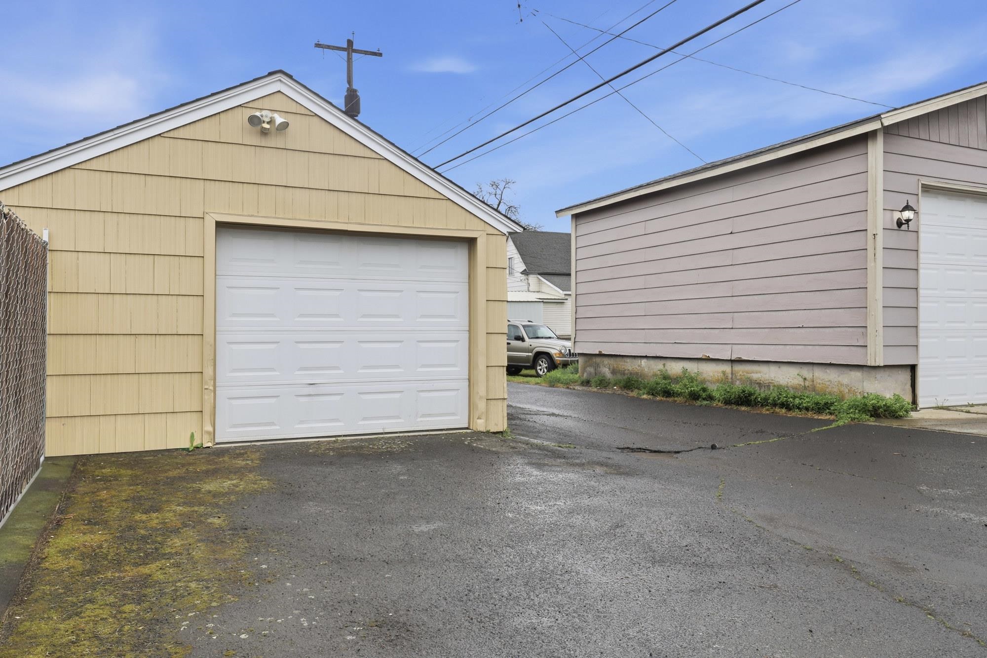 1107 E EMPIRE Ave - Photo 39