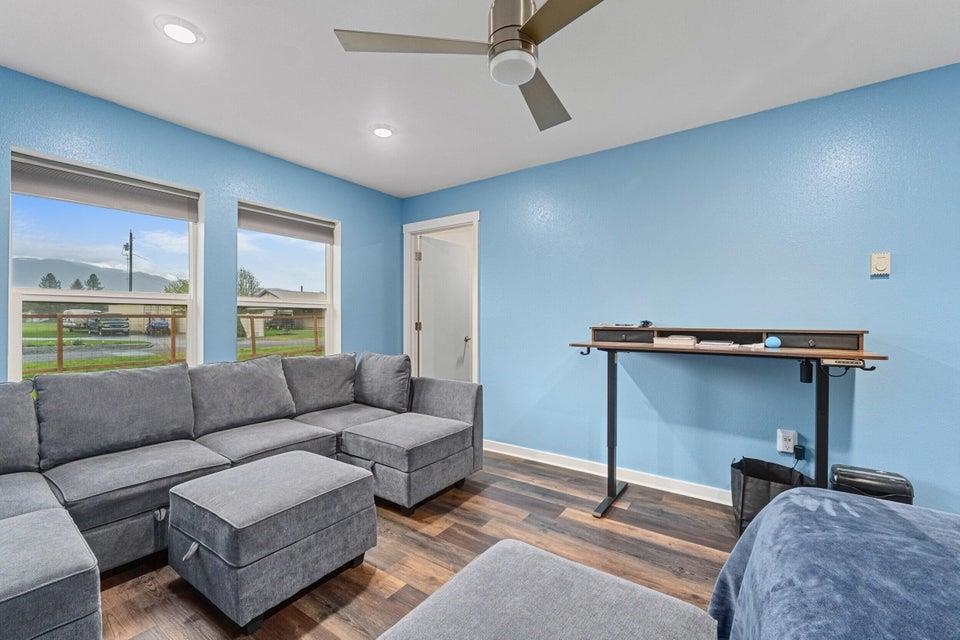 430 E 9TH Ave - Photo 17