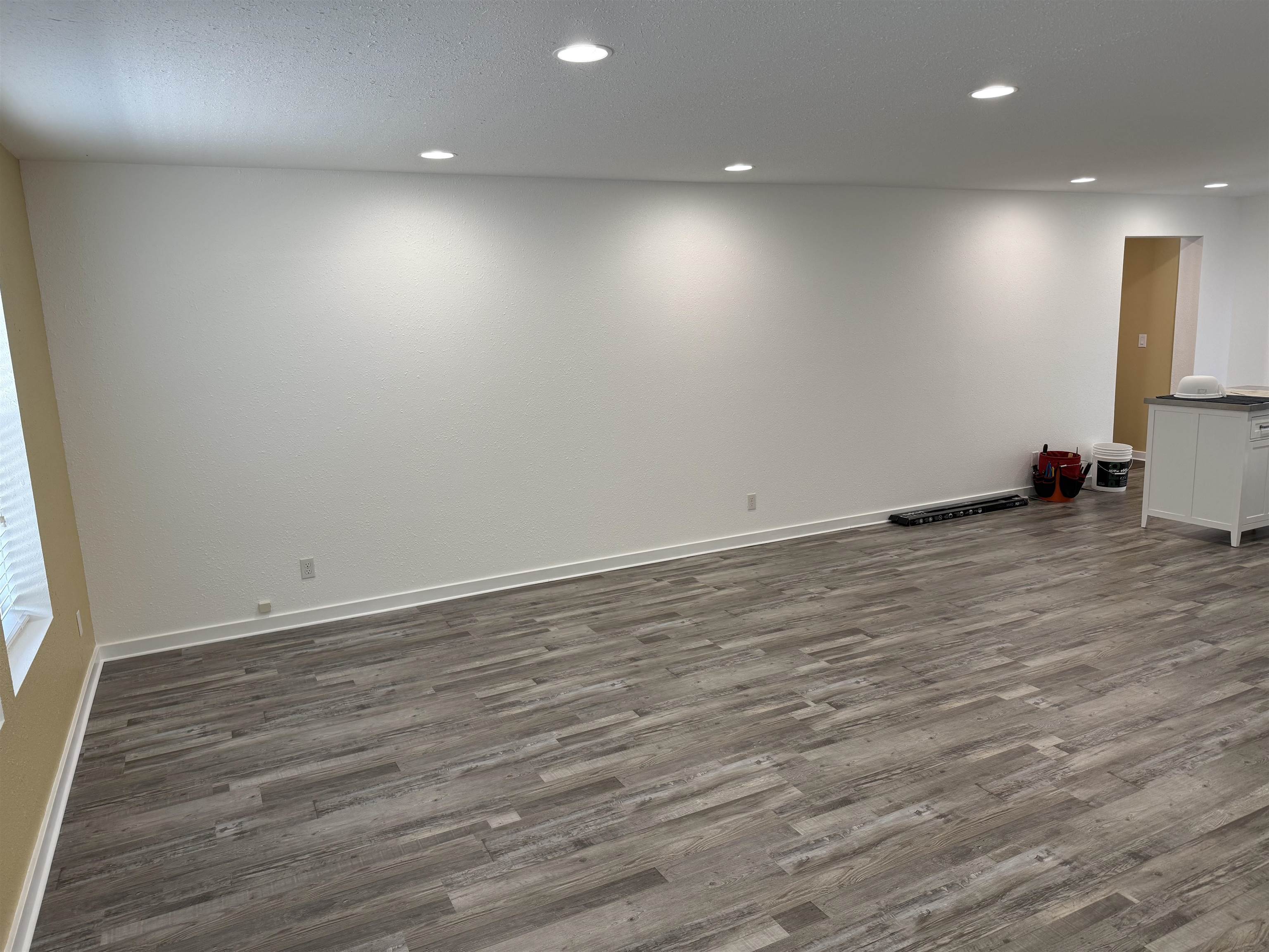 430 E 9TH Ave - Photo 10