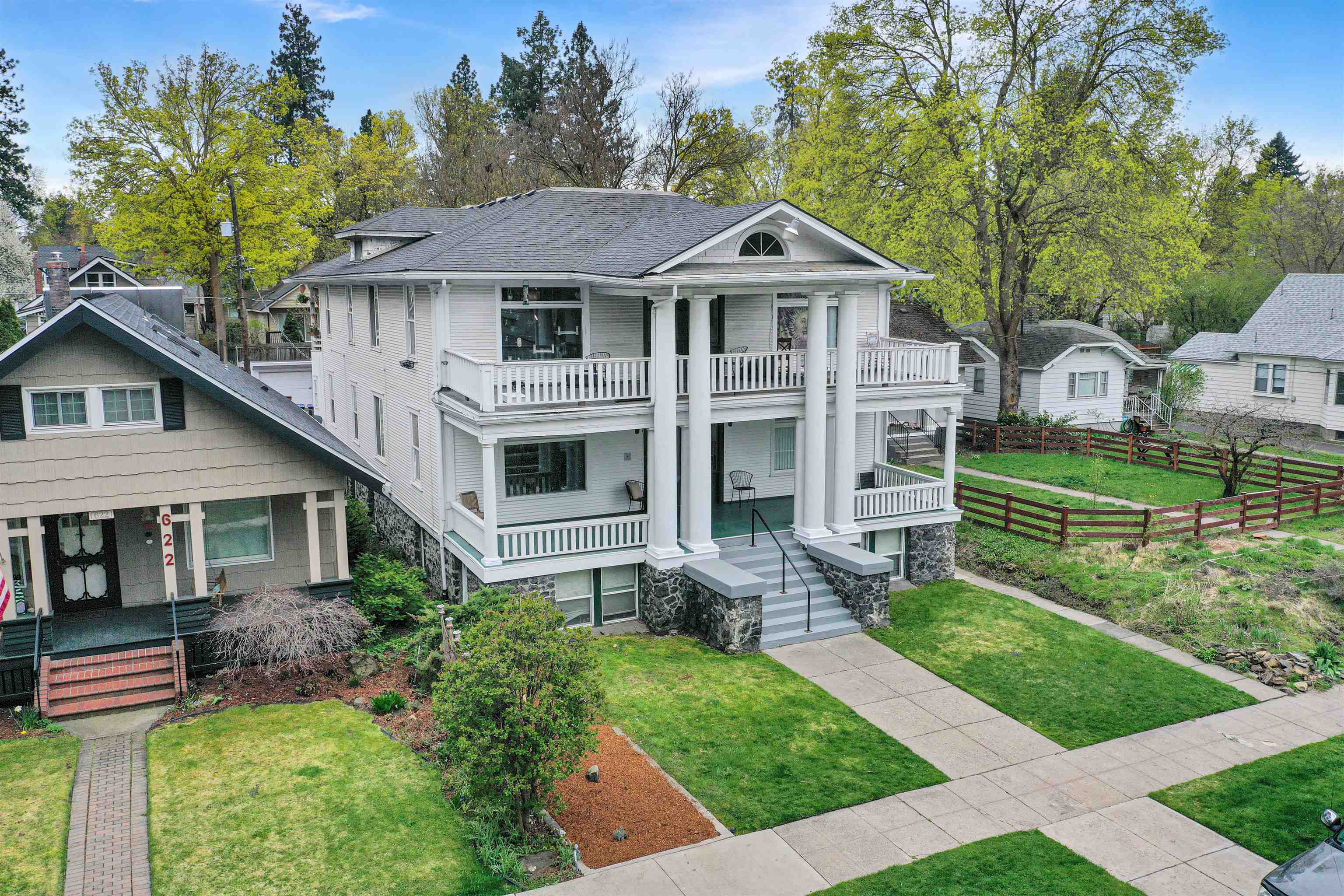 618 E 23RD Ave - Photo 1