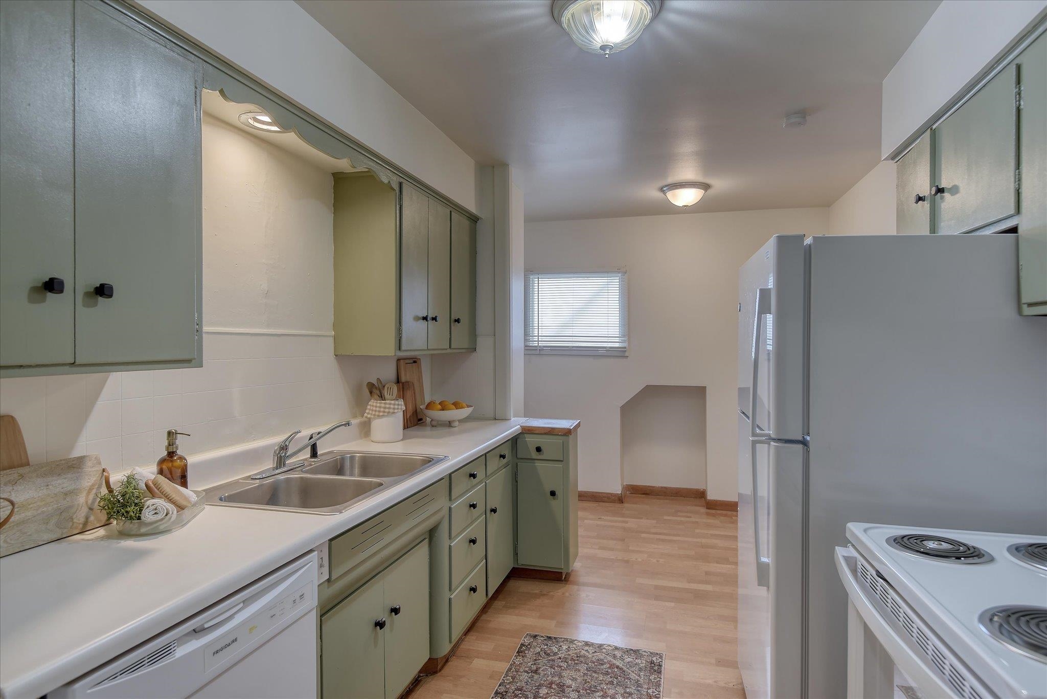 618 E 23RD Ave - Photo 11
