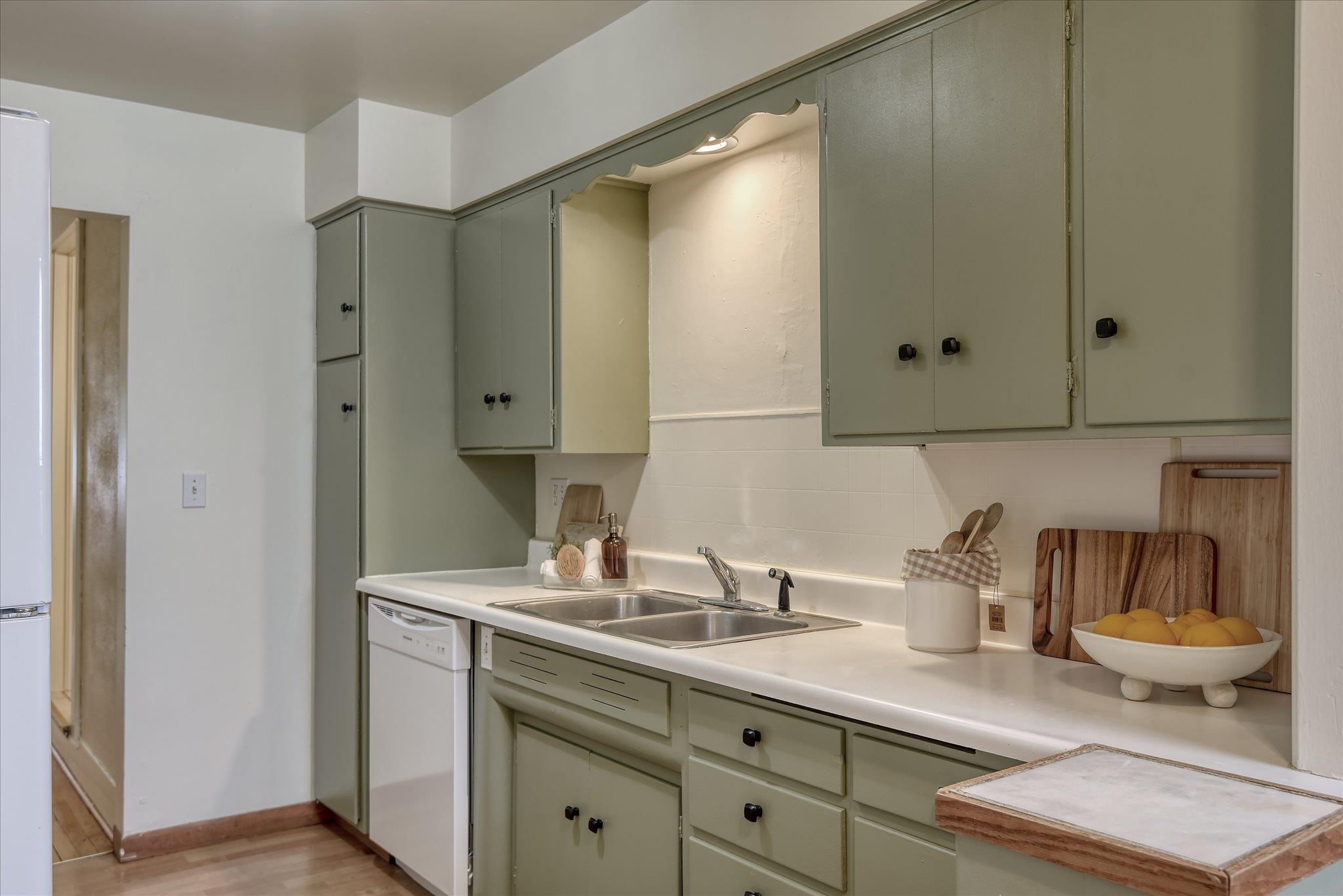 618 E 23RD Ave - Photo 12